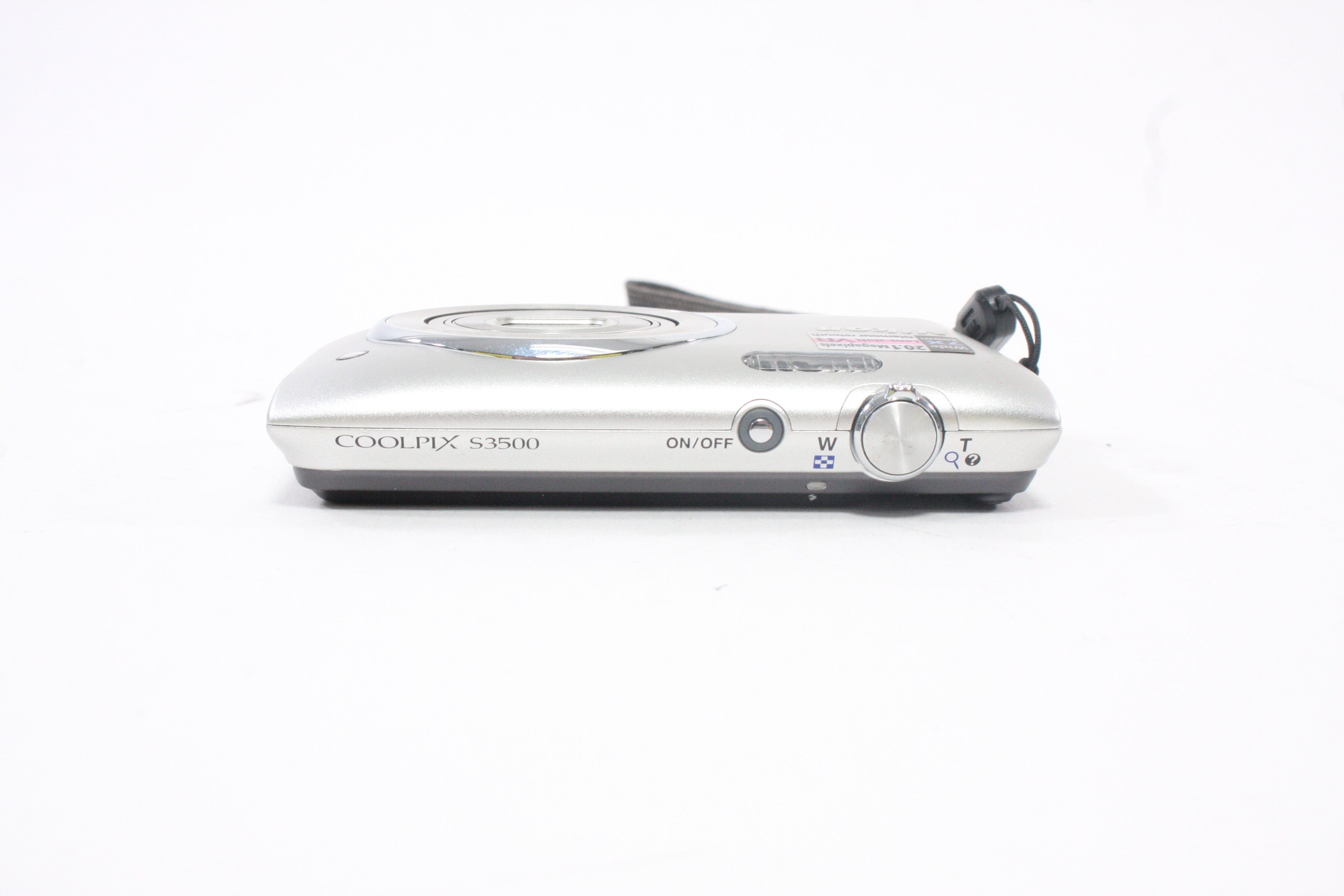 Nikon Coolpix S3500 Digital Point-and-Shoot Camera 7x Zoom 20.1mp AS-IS