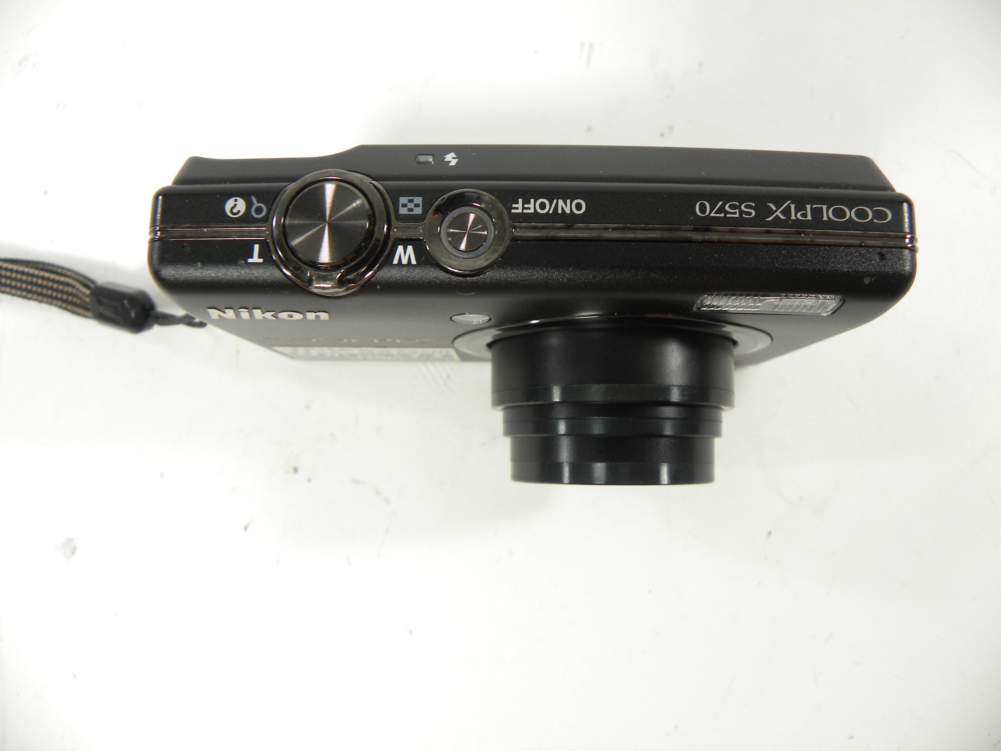 Nikon Coolpix S570 12.0mp Digital Camera