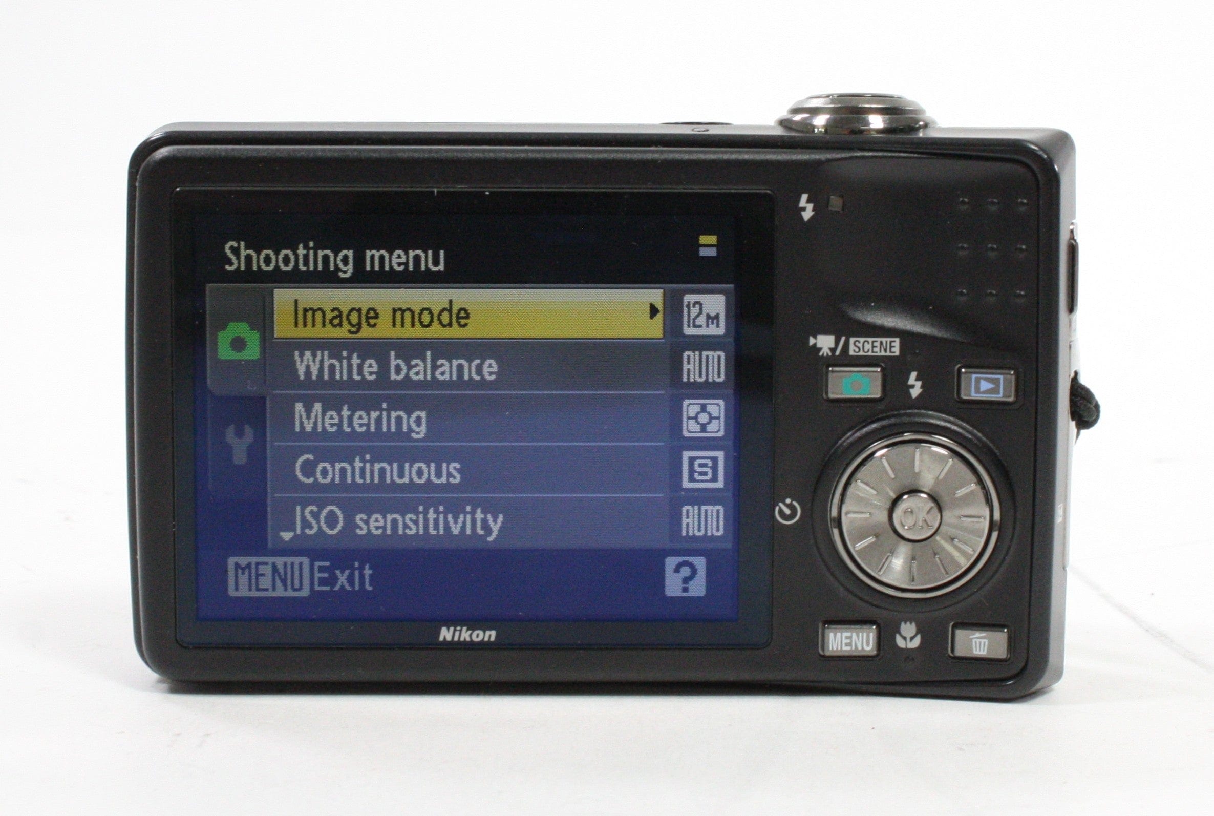 Nikon CoolPix S630 Point-and-Shoot Digital Camera 7x Zoom 12.0mp (Black)