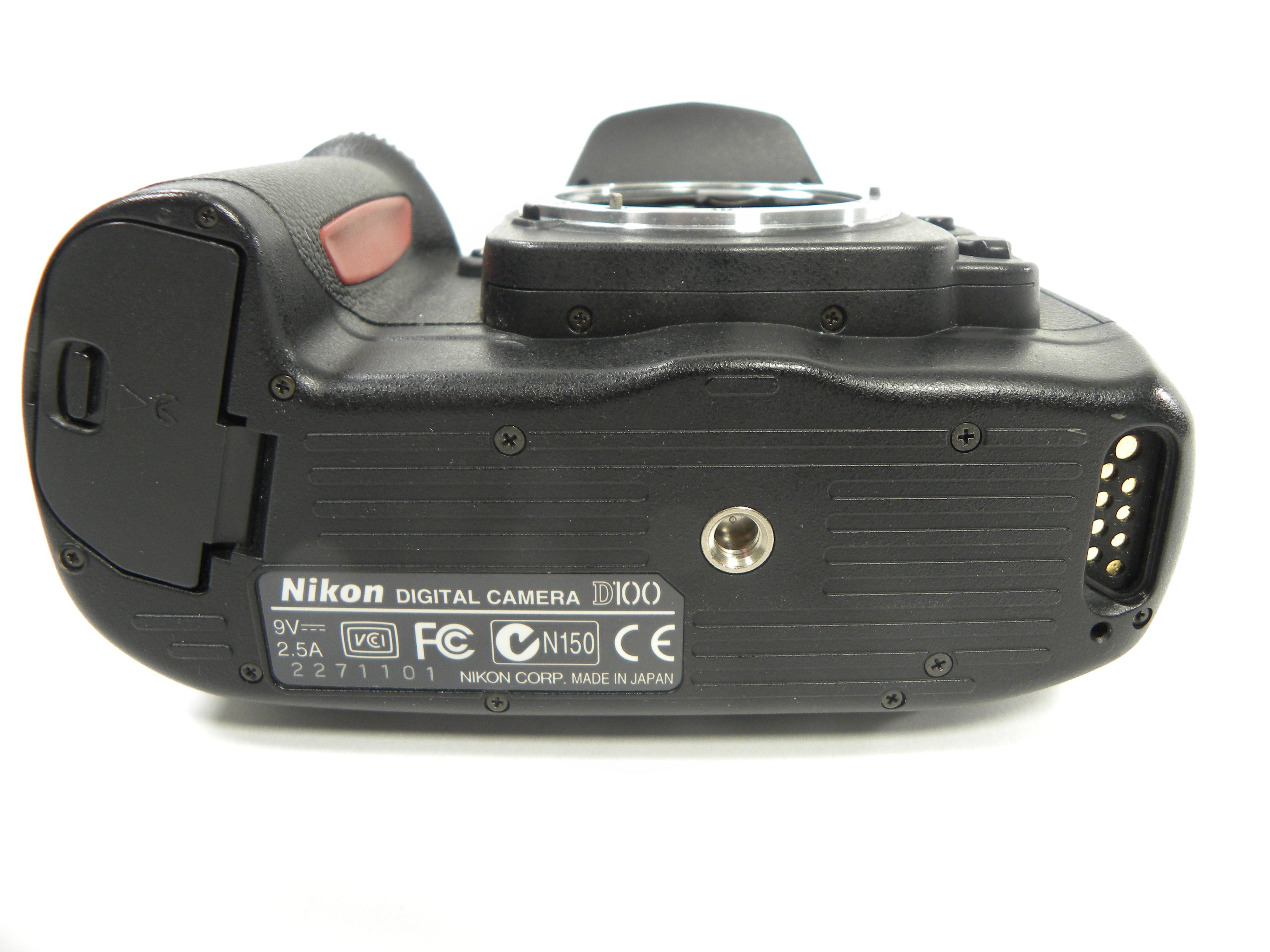 Nikon D100 6.1mp Digital SLR Body Only Shutter Ct. N/A