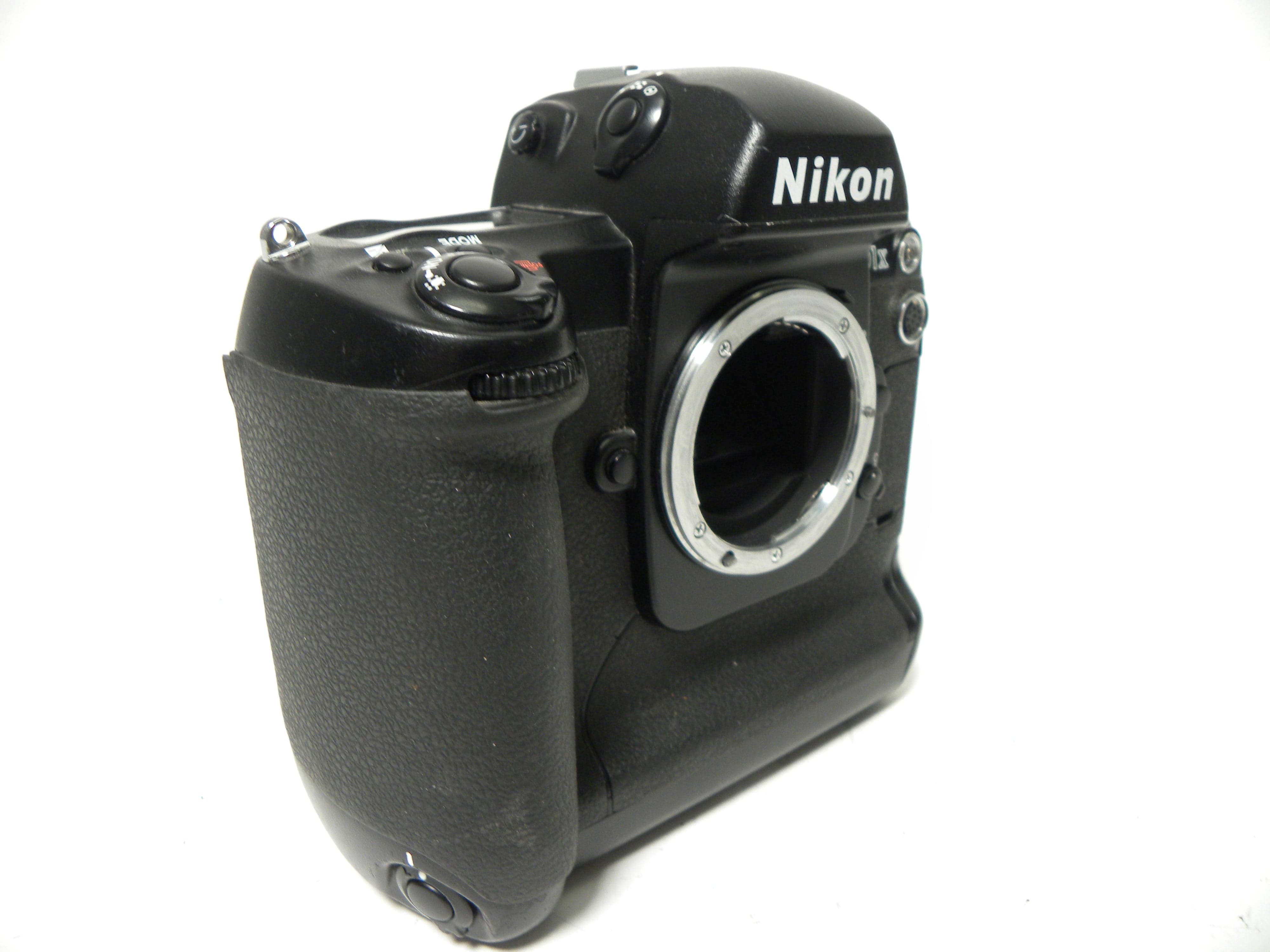 Nikon D1x 5.3mp Digital SLR body only Shutter Ct. N/A