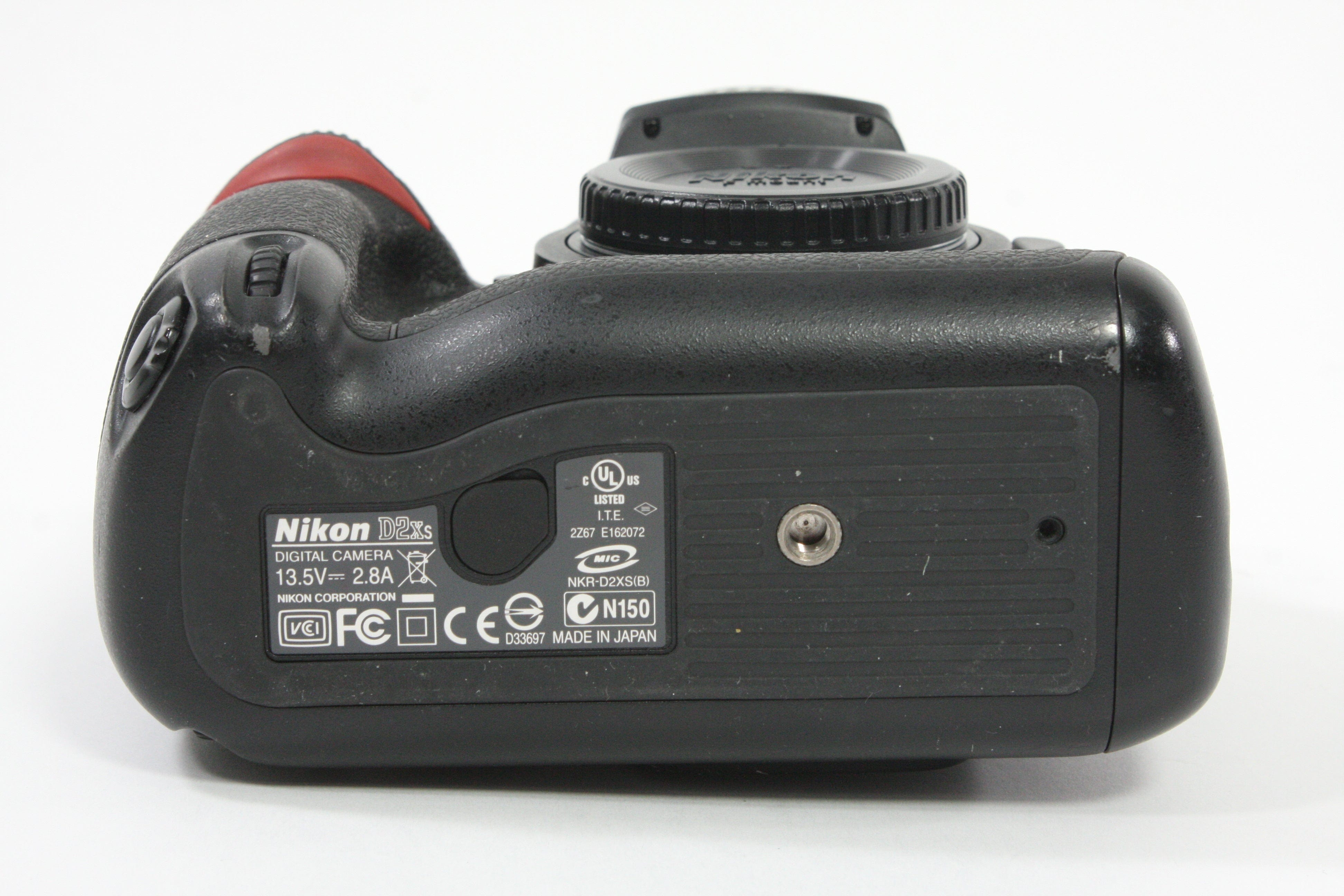 Nikon D2Xs Body Only - Shutter Count 77,703