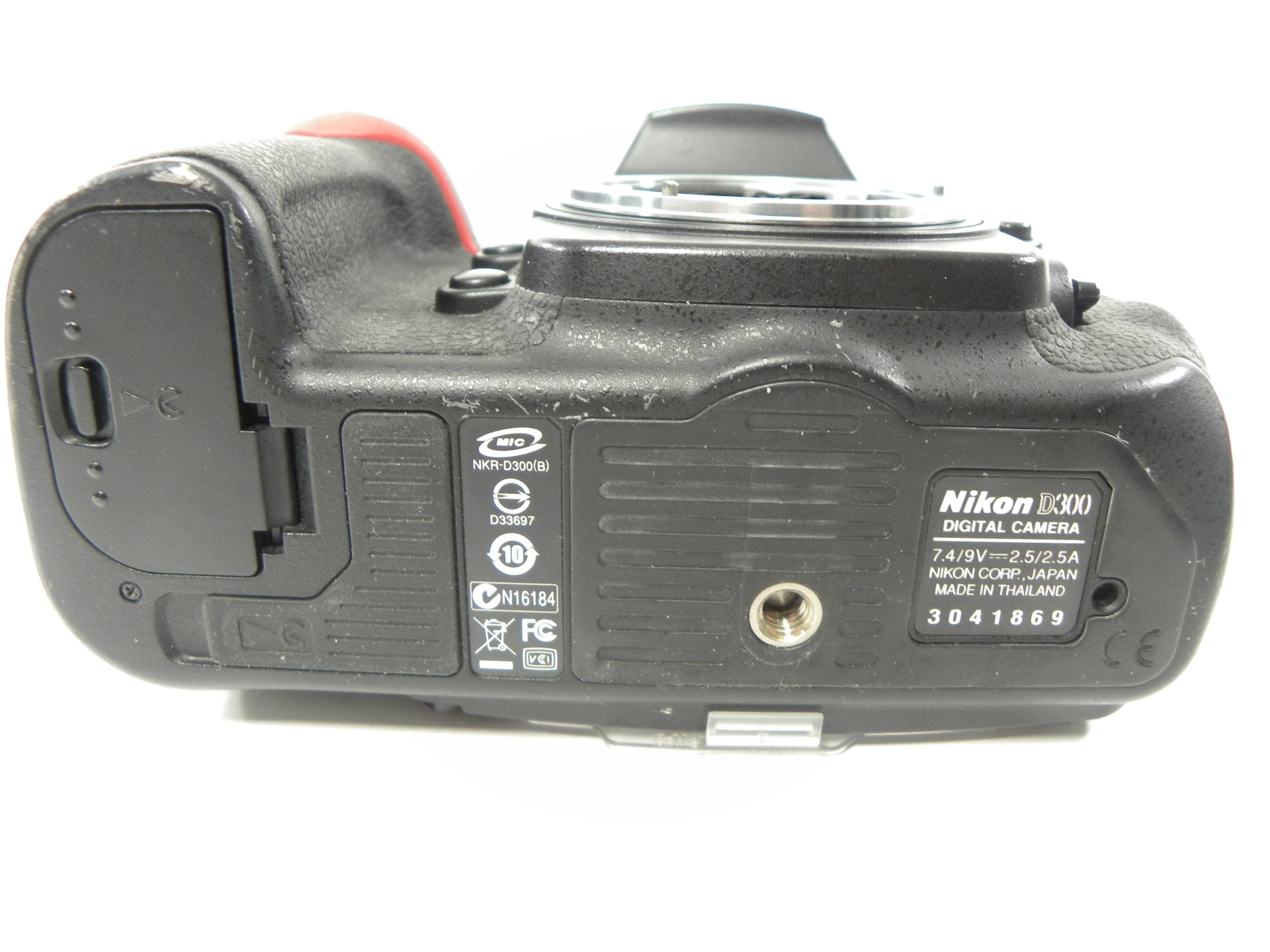 Nikon D300 12.3mp Digital SLR Body Only Shutter Ct. 85,104