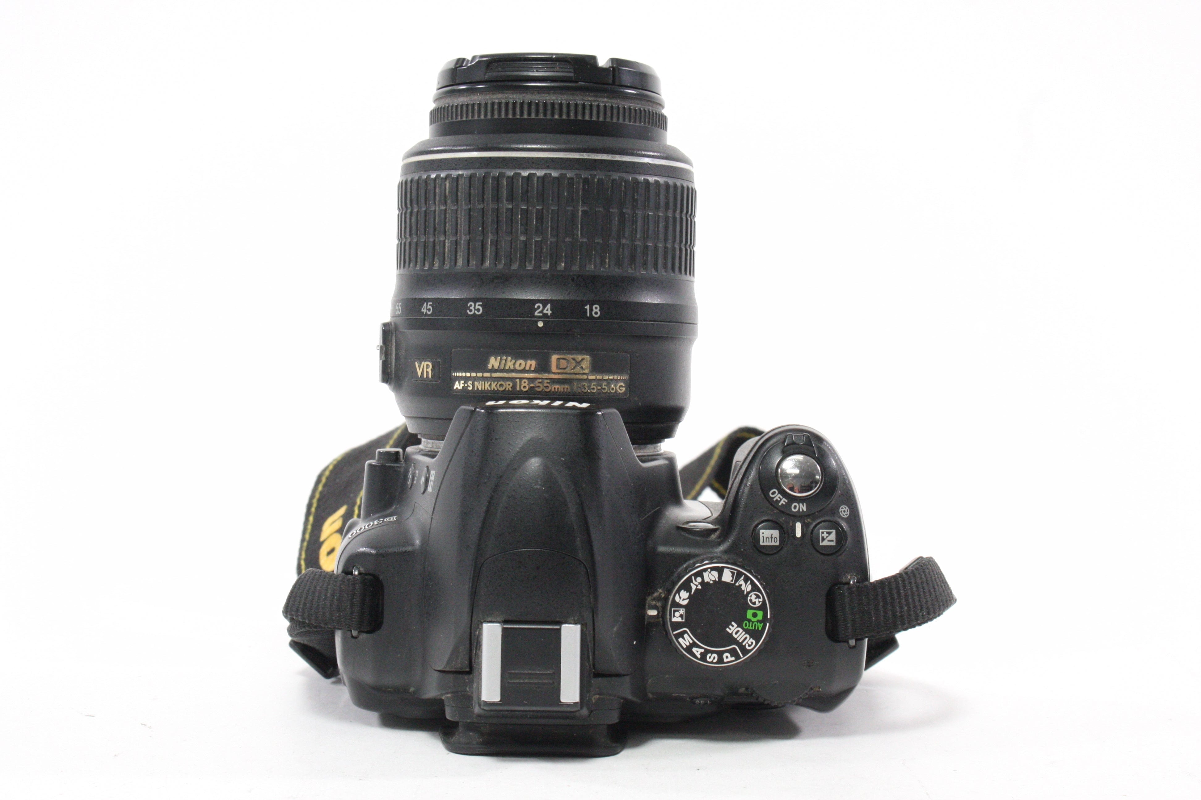 Nikon D3000 DSLR Camera with 18-35mm f/3.5-5.6G Lens with Shutter Count 3,088
