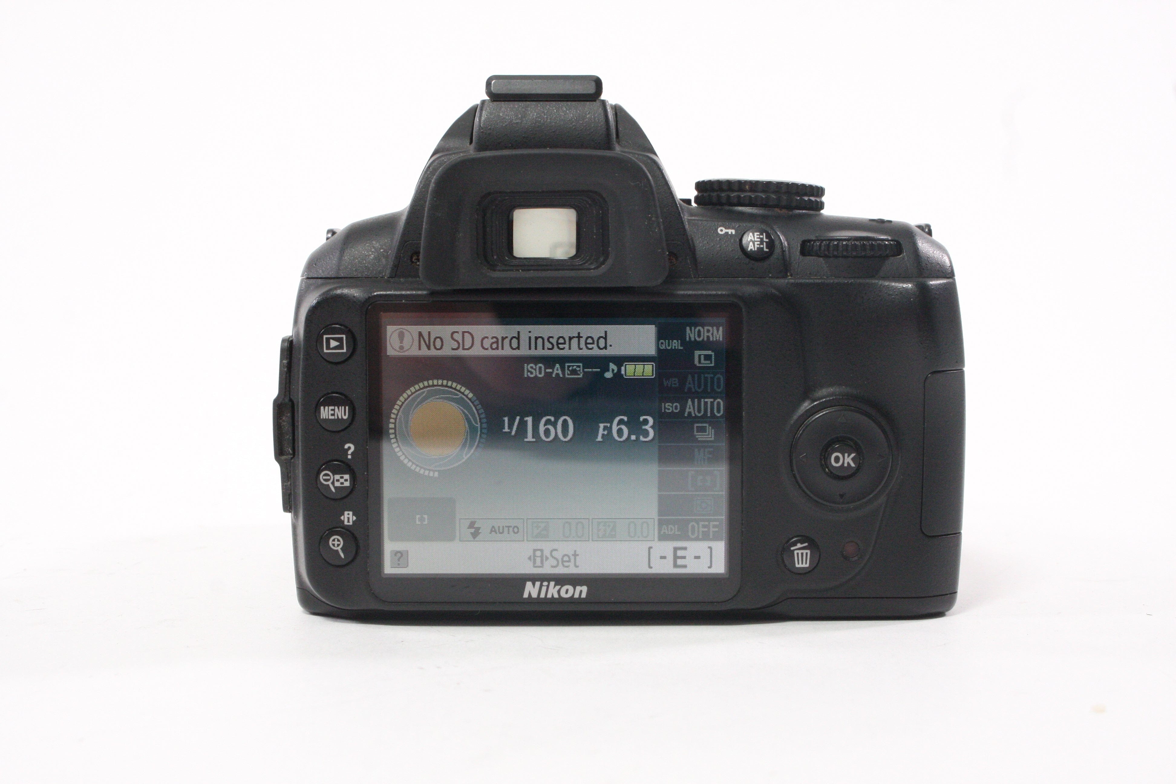 Nikon D3000 DSLR with 18-55mm f/3.5-5.6 G Lens