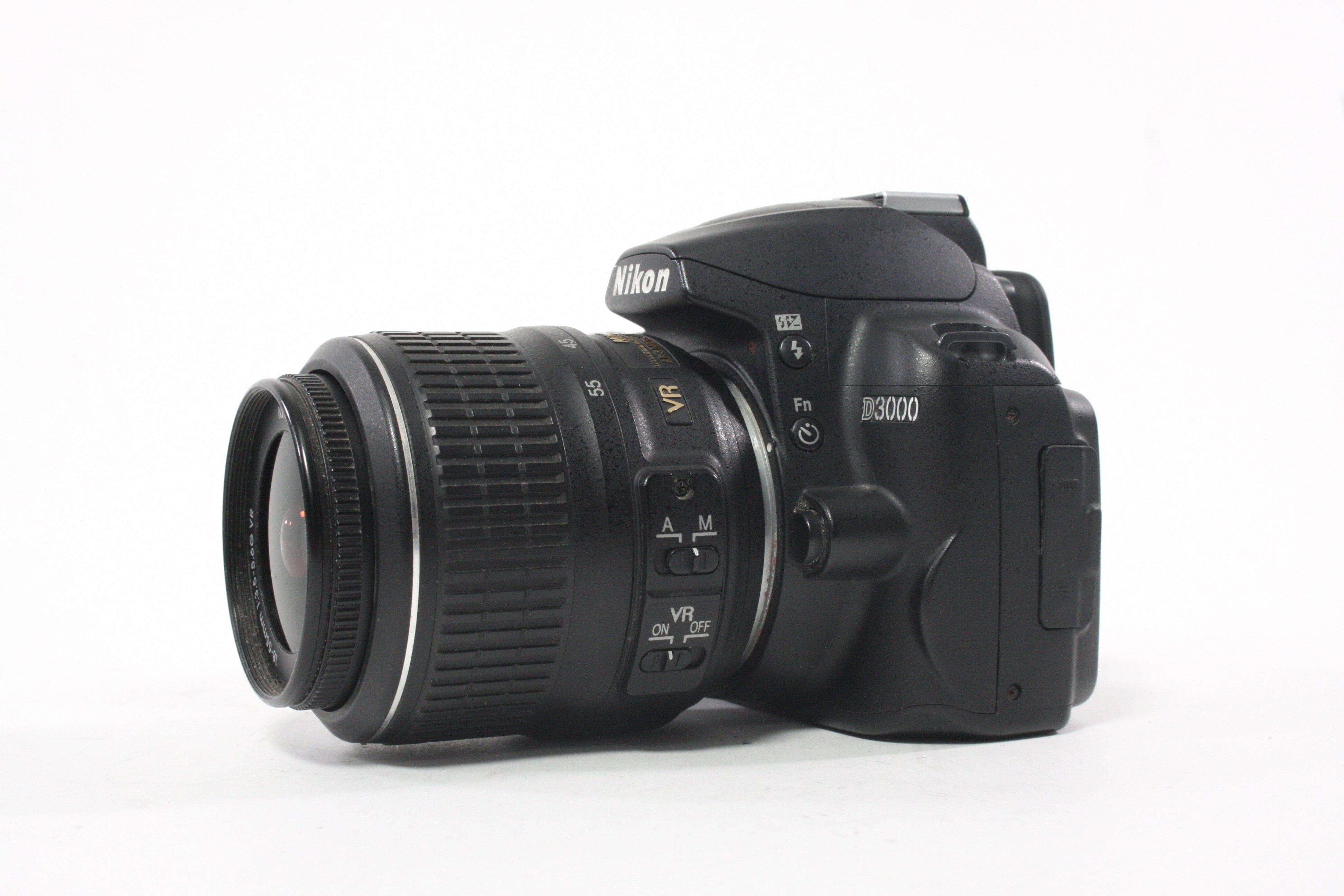 Nikon D3000 DSLR with 18-55mm f/3.5-5.6 G Lens