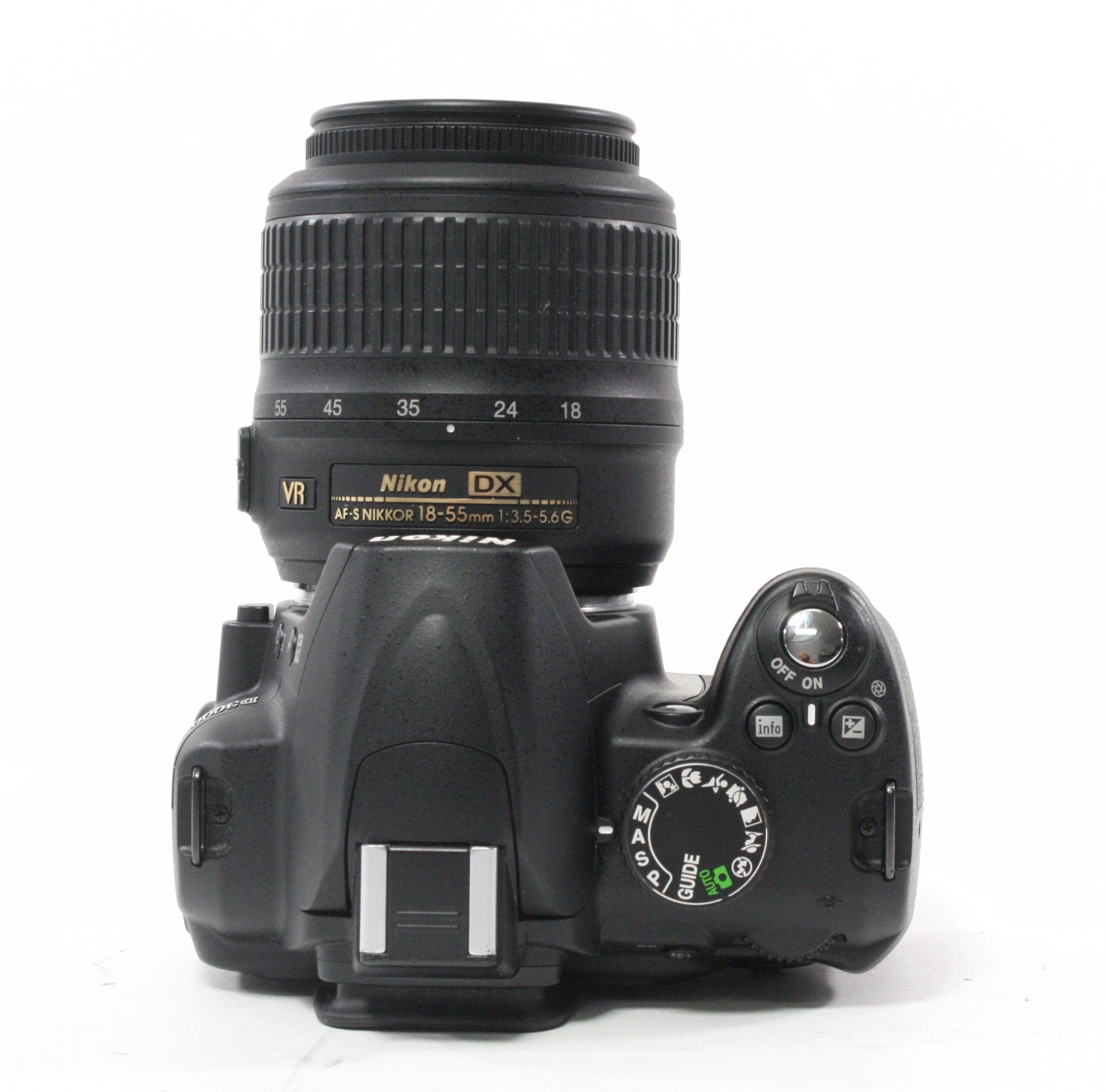 Nikon D3000 with Shutter Count 5,582 with a 18-55mm f/3.5-5.6 G DX Lens