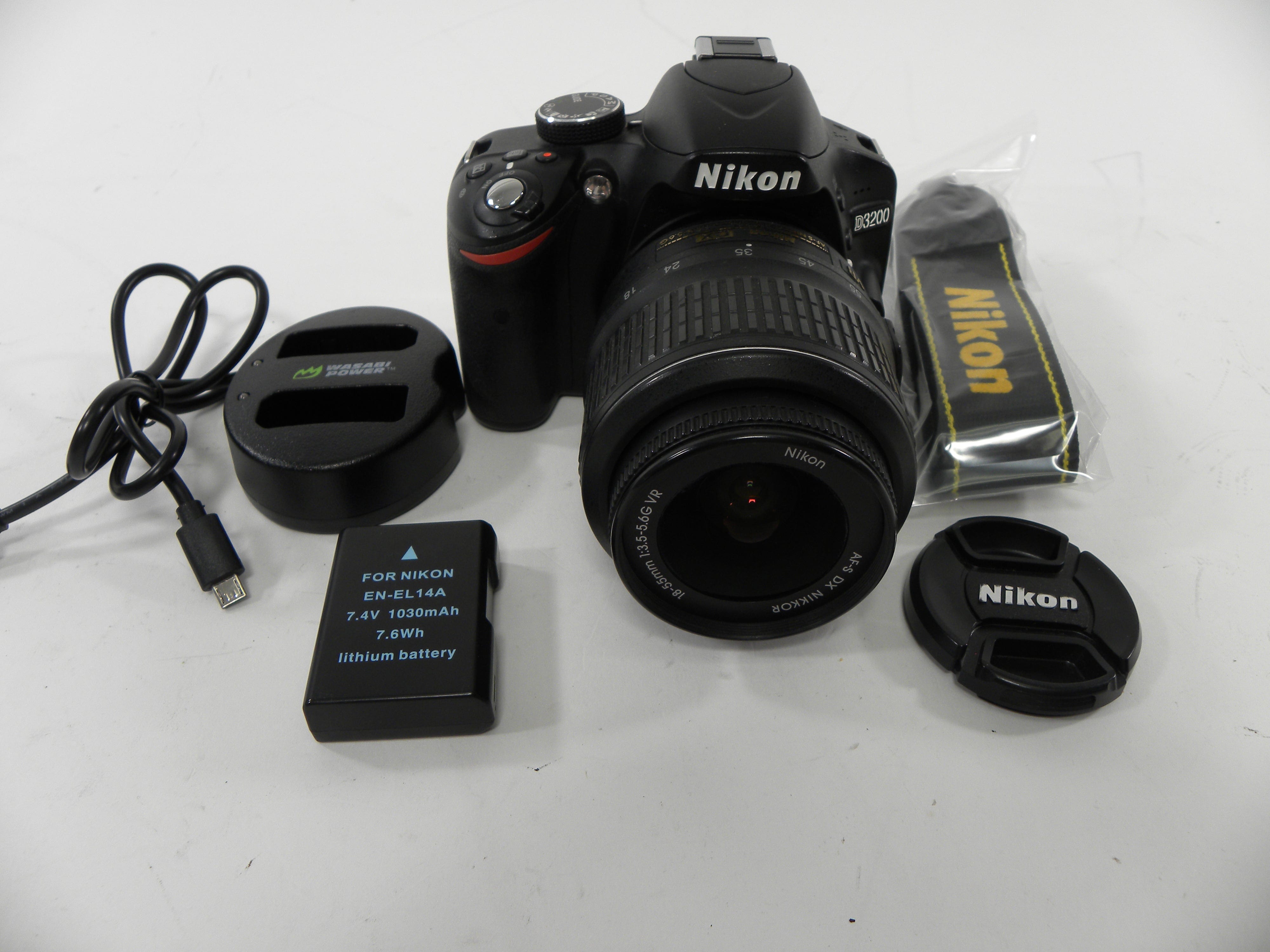 Nikon D3200 24.2mp Digital SLR w/AF-S 18-55 Shutter Ct. 1,474