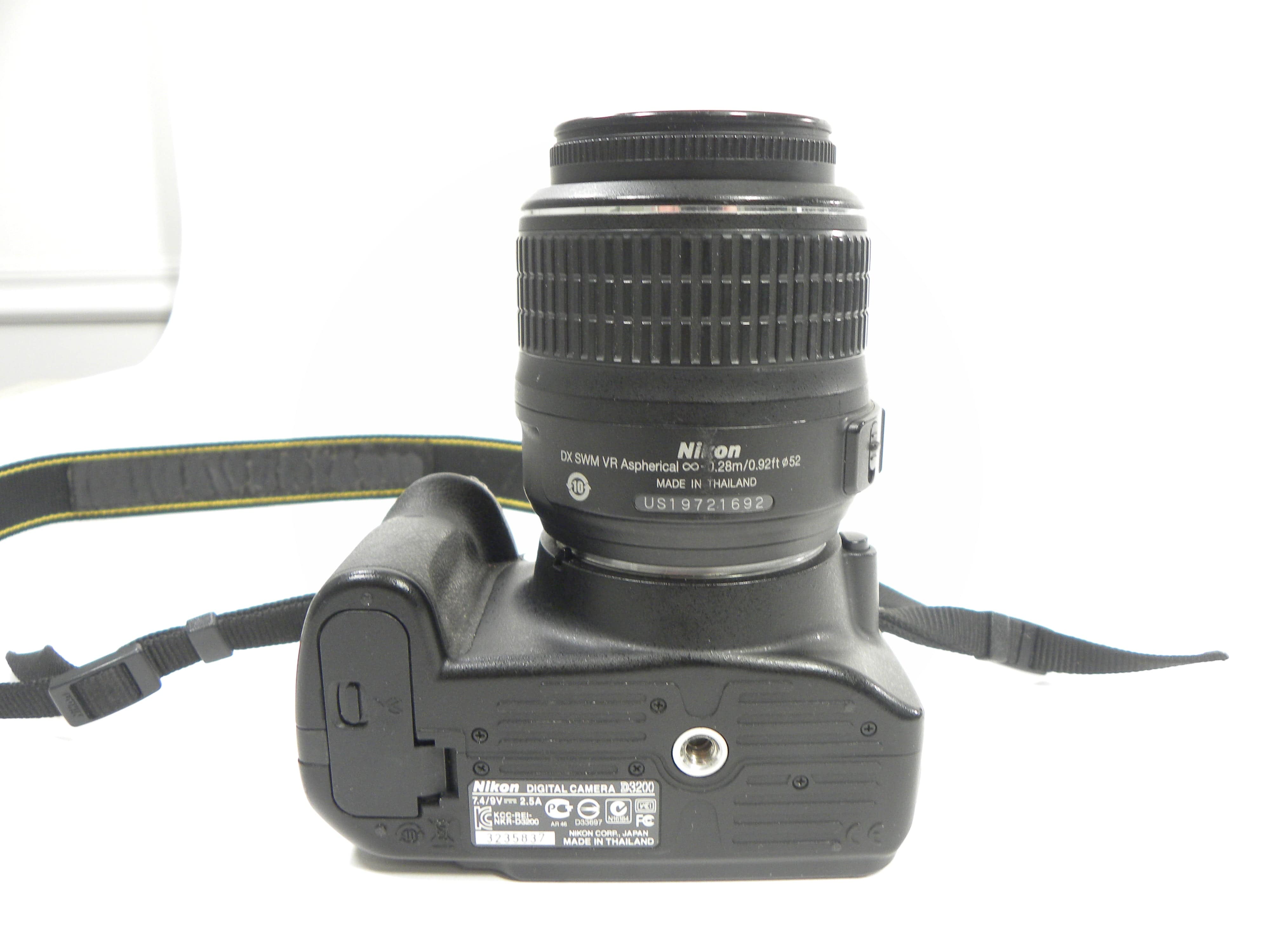 Nikon D3200 24.2mp Digital SLR w/AF-S Nikkor 18-55 DX Shutter Ct. 9,275