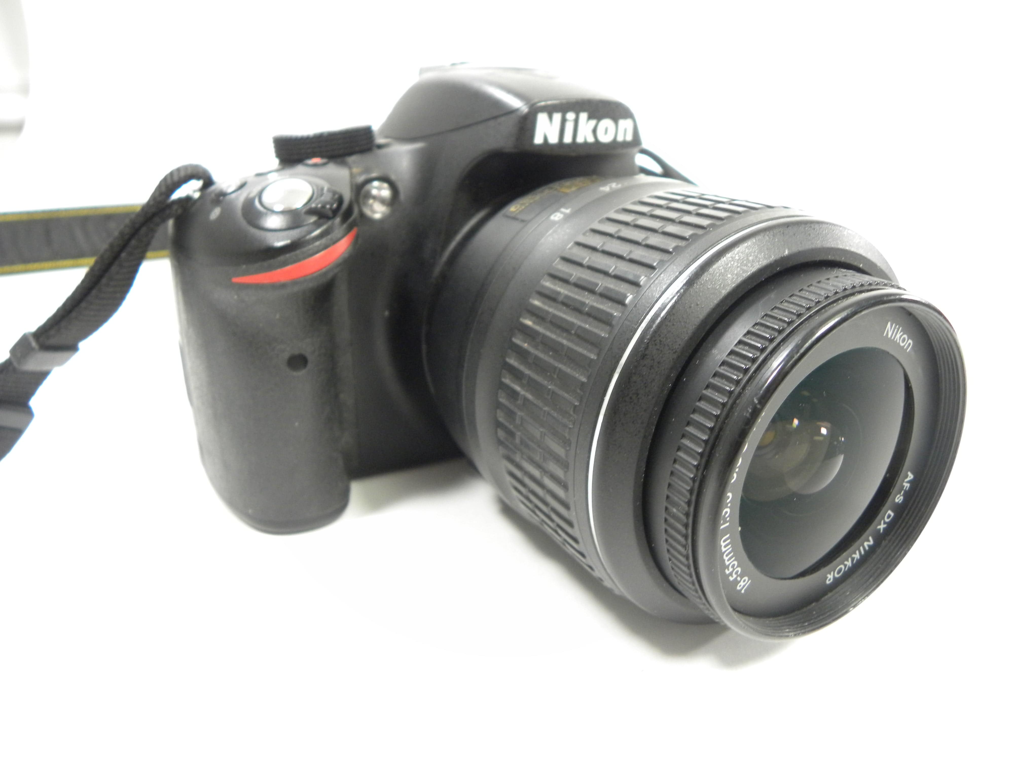Nikon D3200 24.2mp Digital SLR w/AF-S Nikkor 18-55 DX Shutter Ct. 9,275