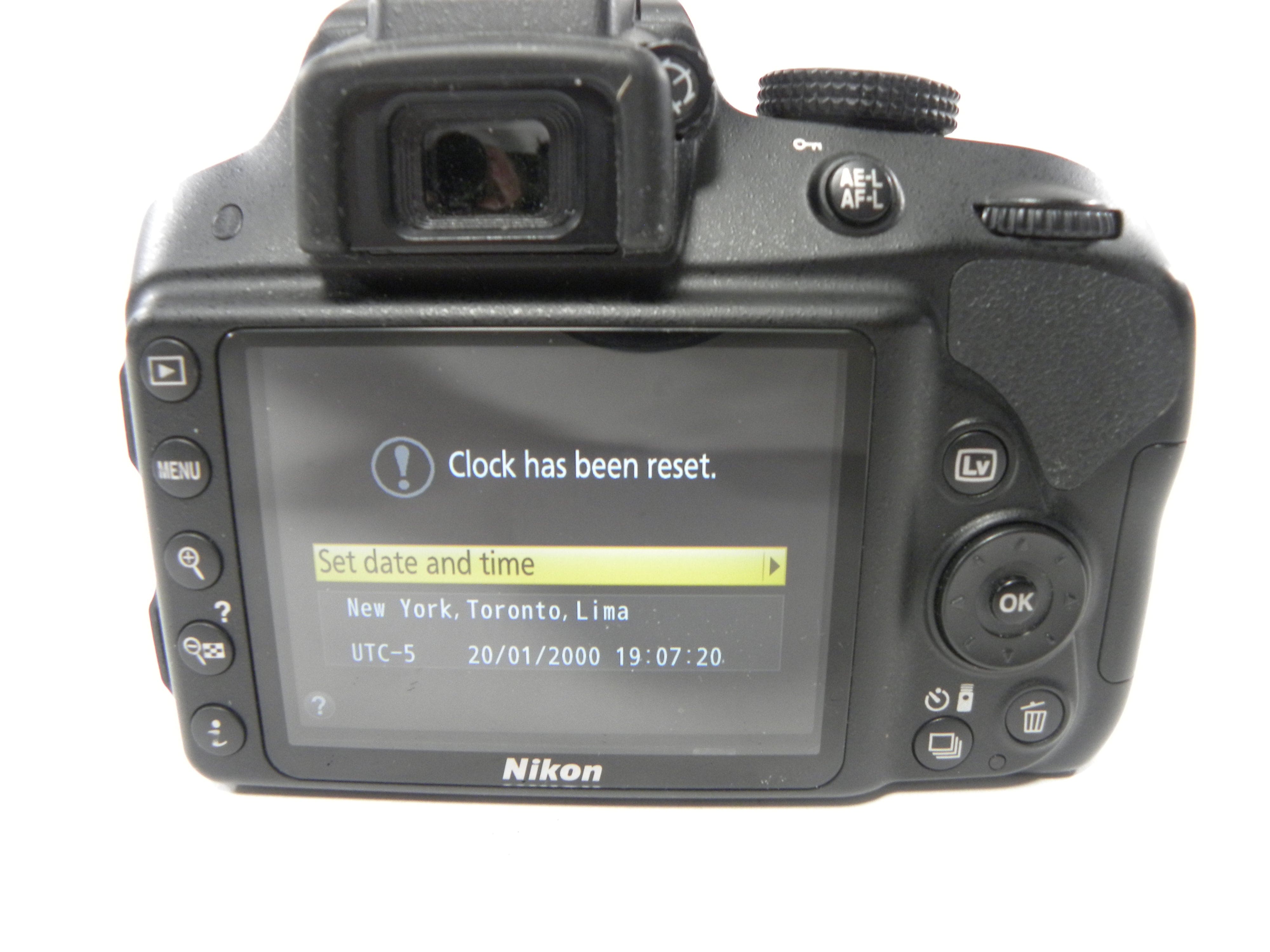 Nikon D3300 24.2mp Digital SLR Body Only Shutter Ct. 2,312