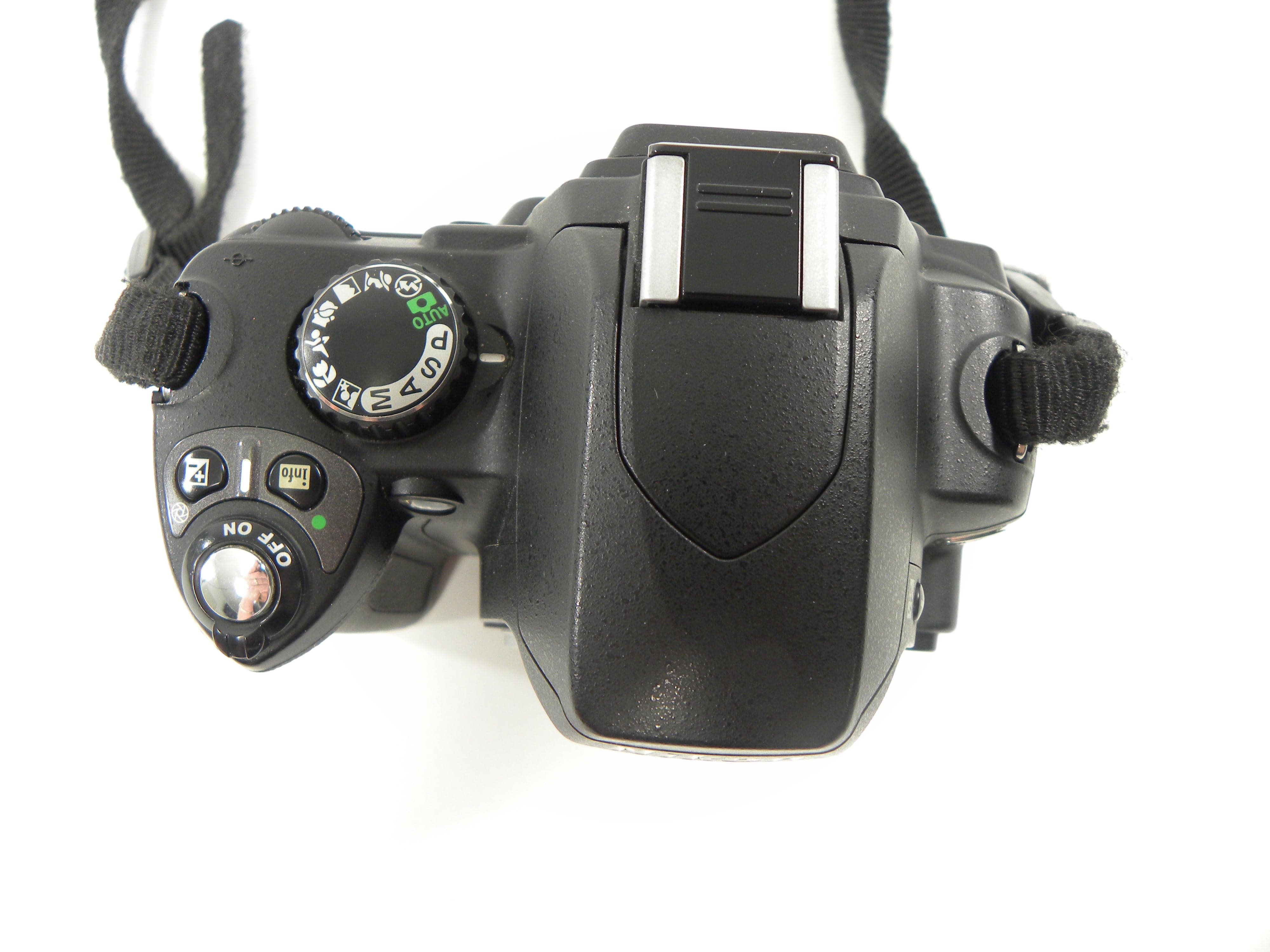 Nikon D40 6.1mp Digital SLR Body only Shutter Ct. 11,192
