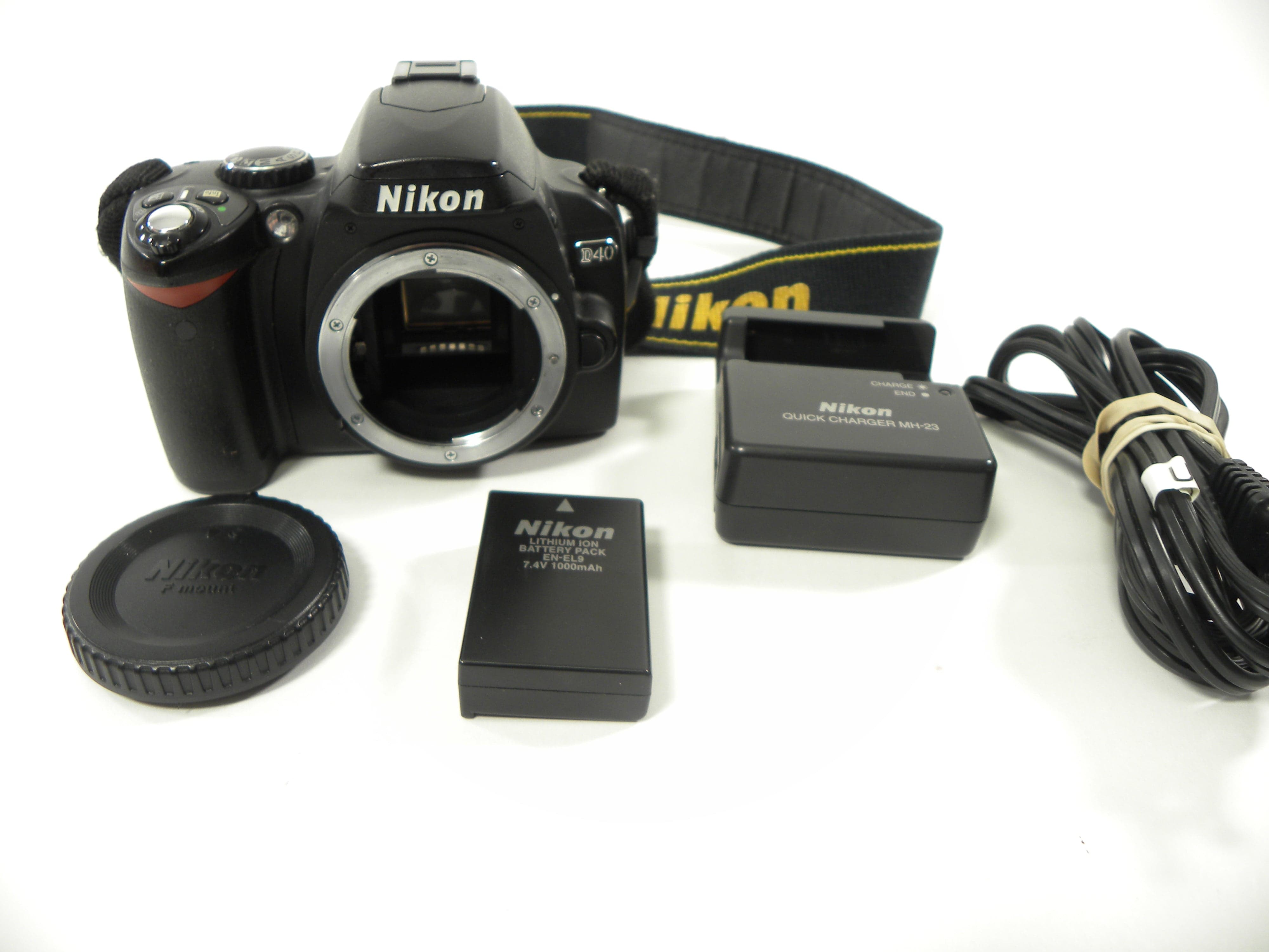 Nikon D40 6.1mp Digital SLR Body only Shutter Ct. 11,192