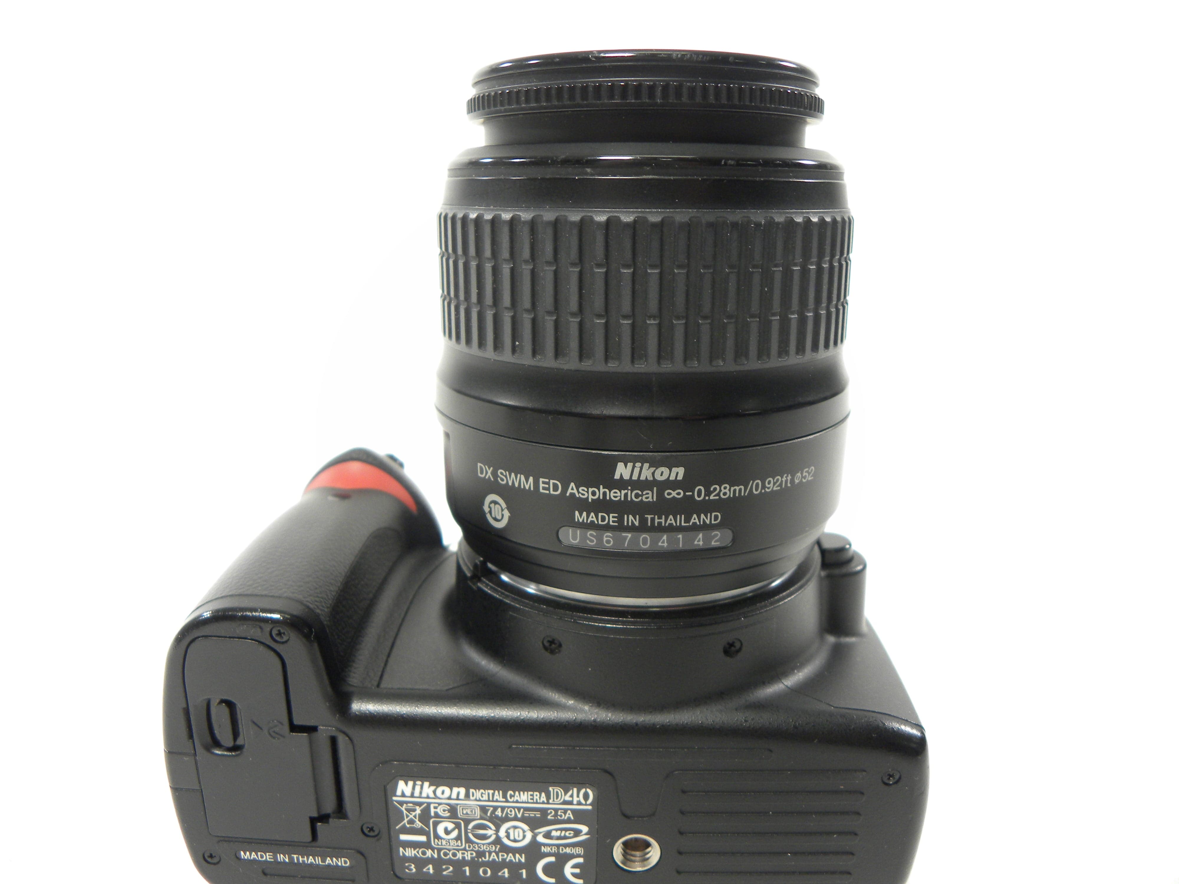 Nikon D40 6.1mp Digital SLR w/AF-S DX SWM ED 18-55mm f3.5-5.6G II