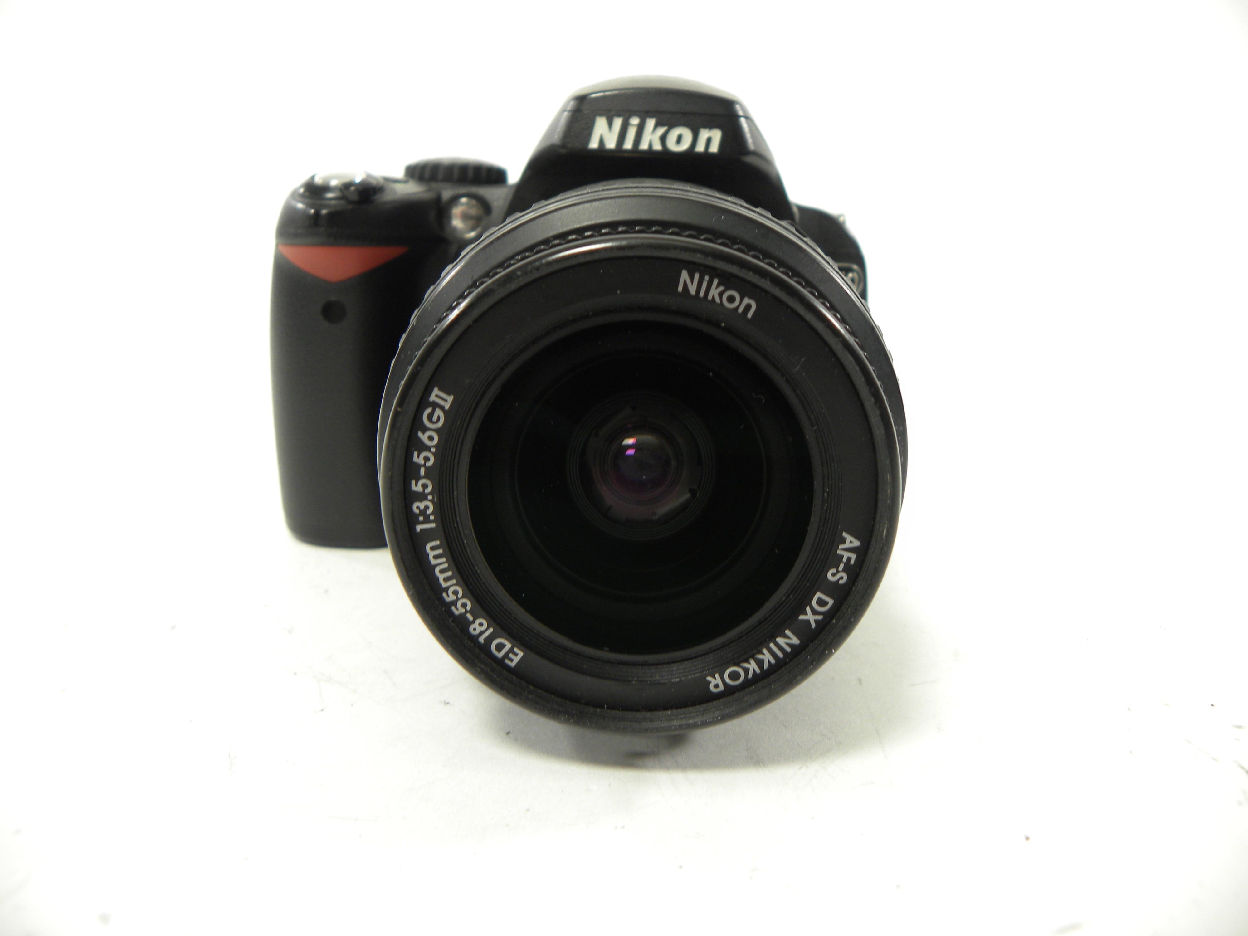 Nikon D40 6.1mp Digital SLR w/AF-S DX SWM ED 18-55mm f3.5-5.6G II