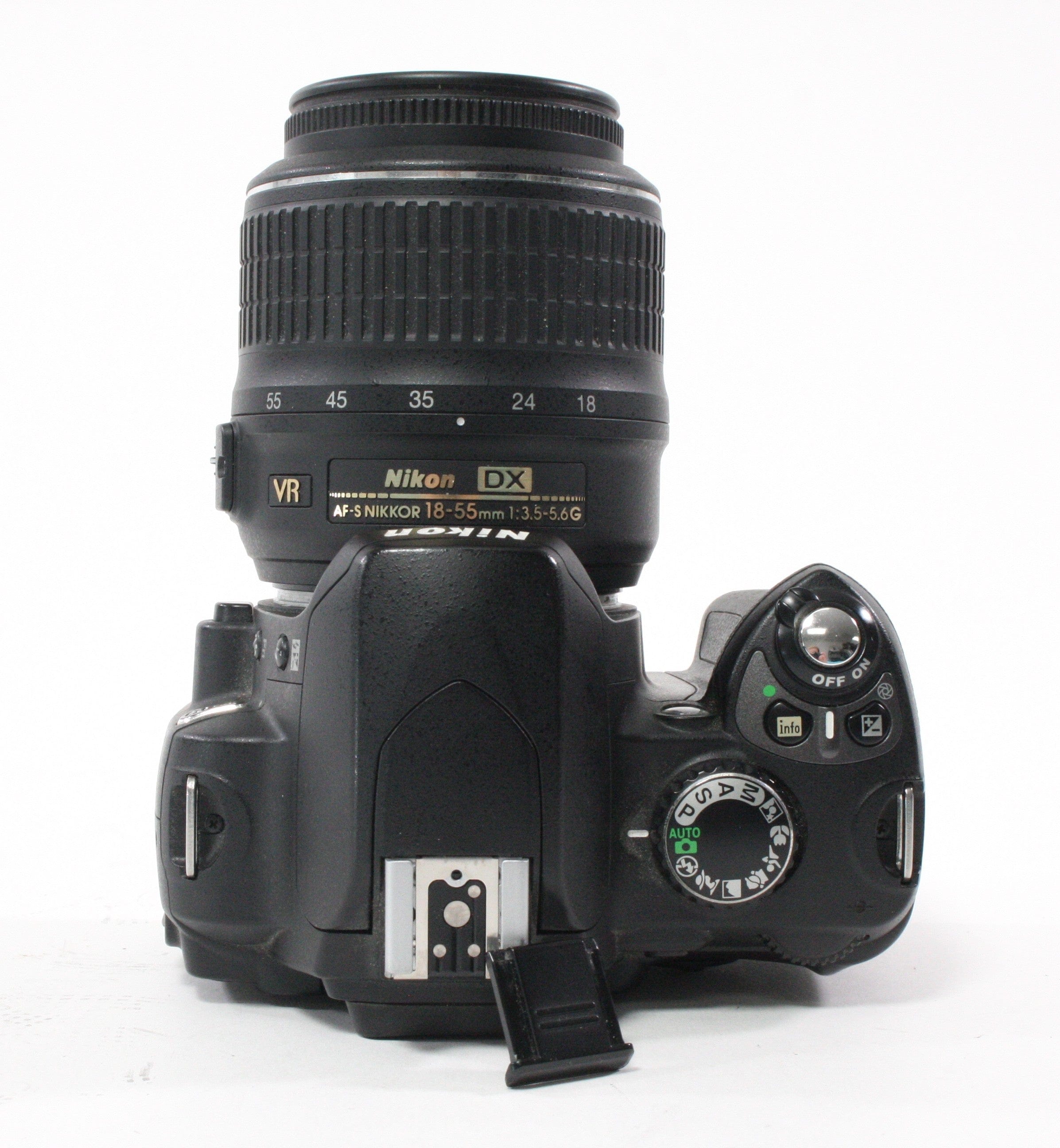 Nikon D40 DSLR with Nikon 18-55mm f/3.55.6 G VR Lens Shutter Count 4,742