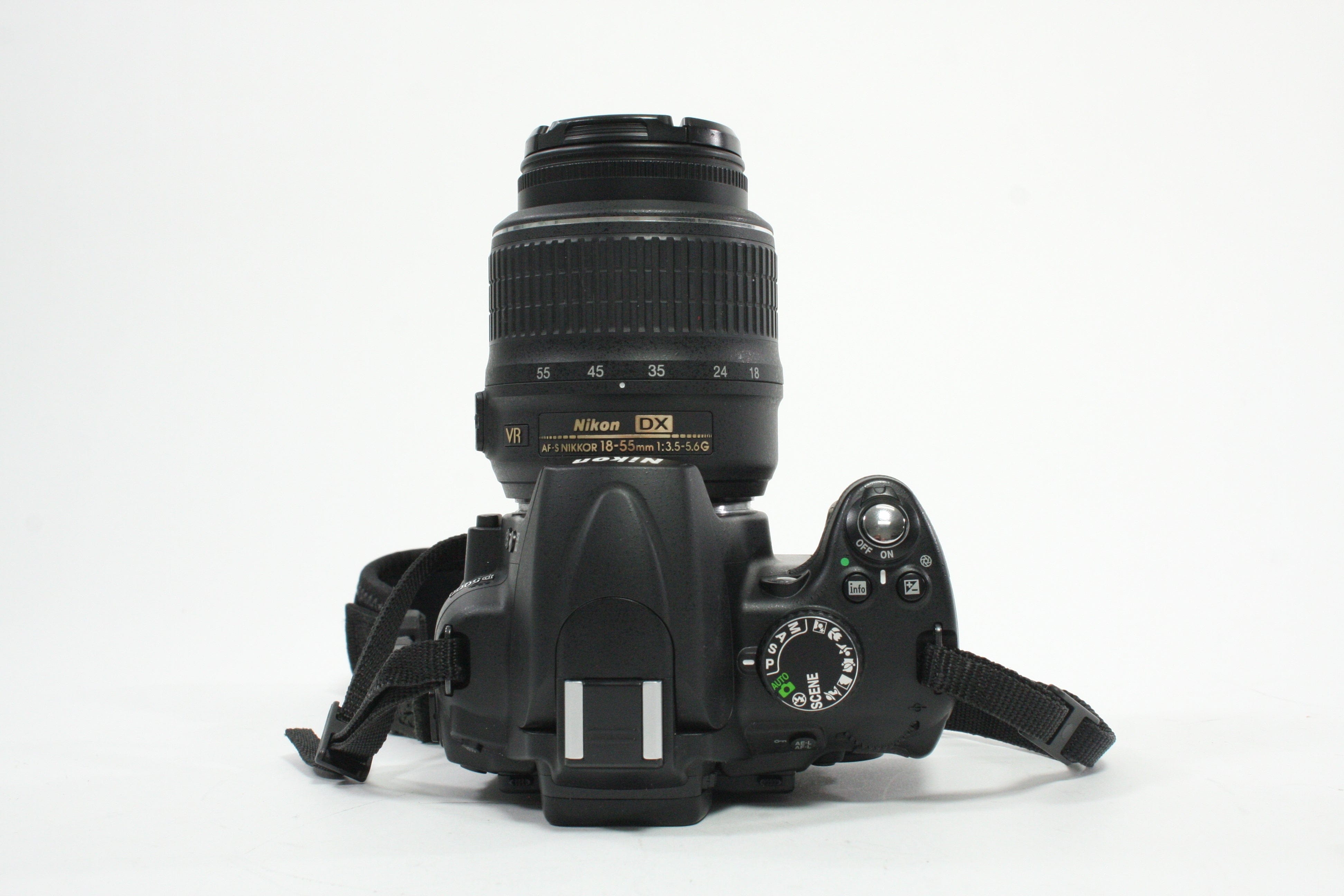 Nikon D5000 DSLR Camera with 18-55mm f/3.5-5.6 G DX VR Lens