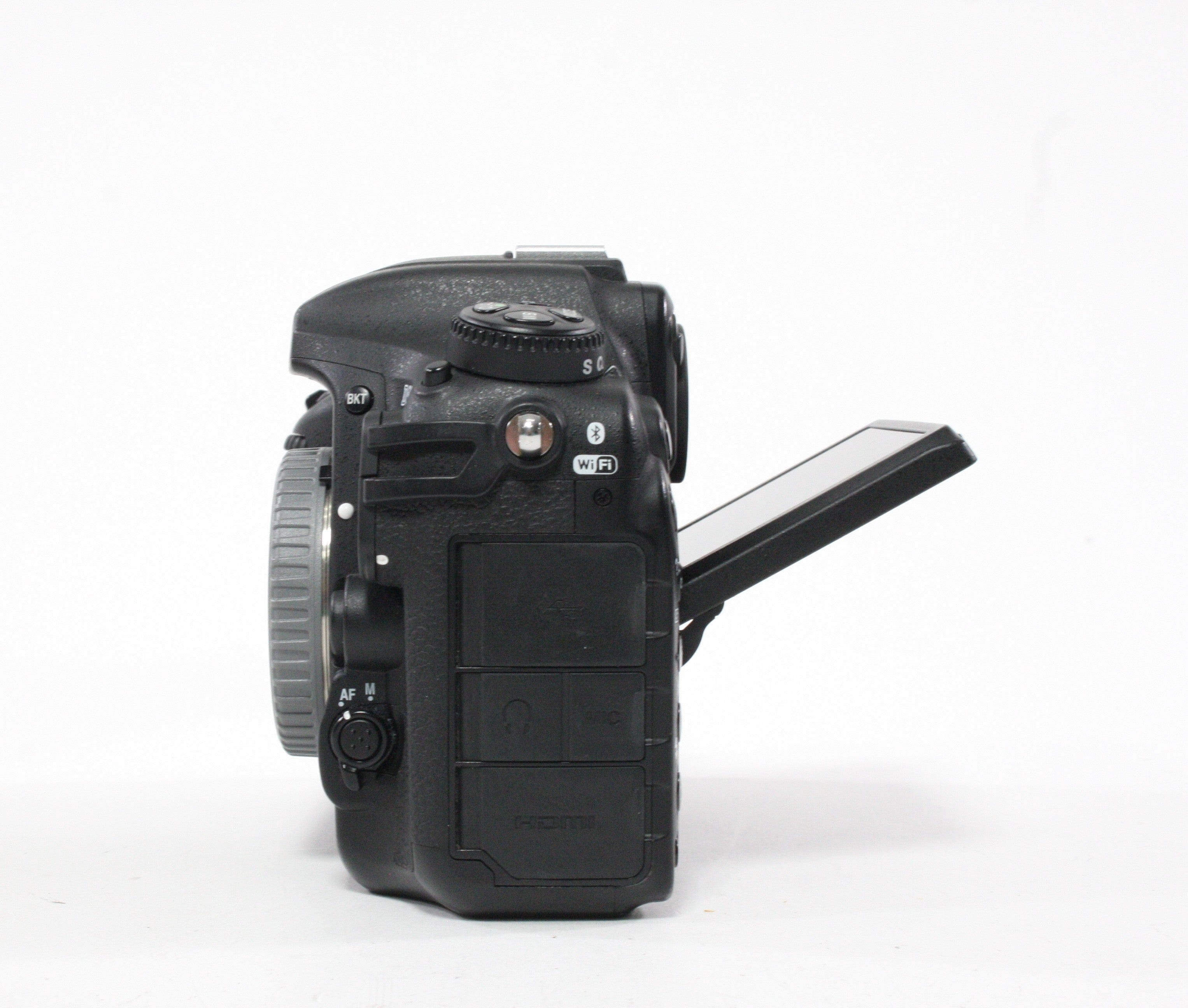 Nikon D5000 DSLR Camera with 18-55mm f/3.5-5.6 G VR Kit Lens Shutter Count 5,529