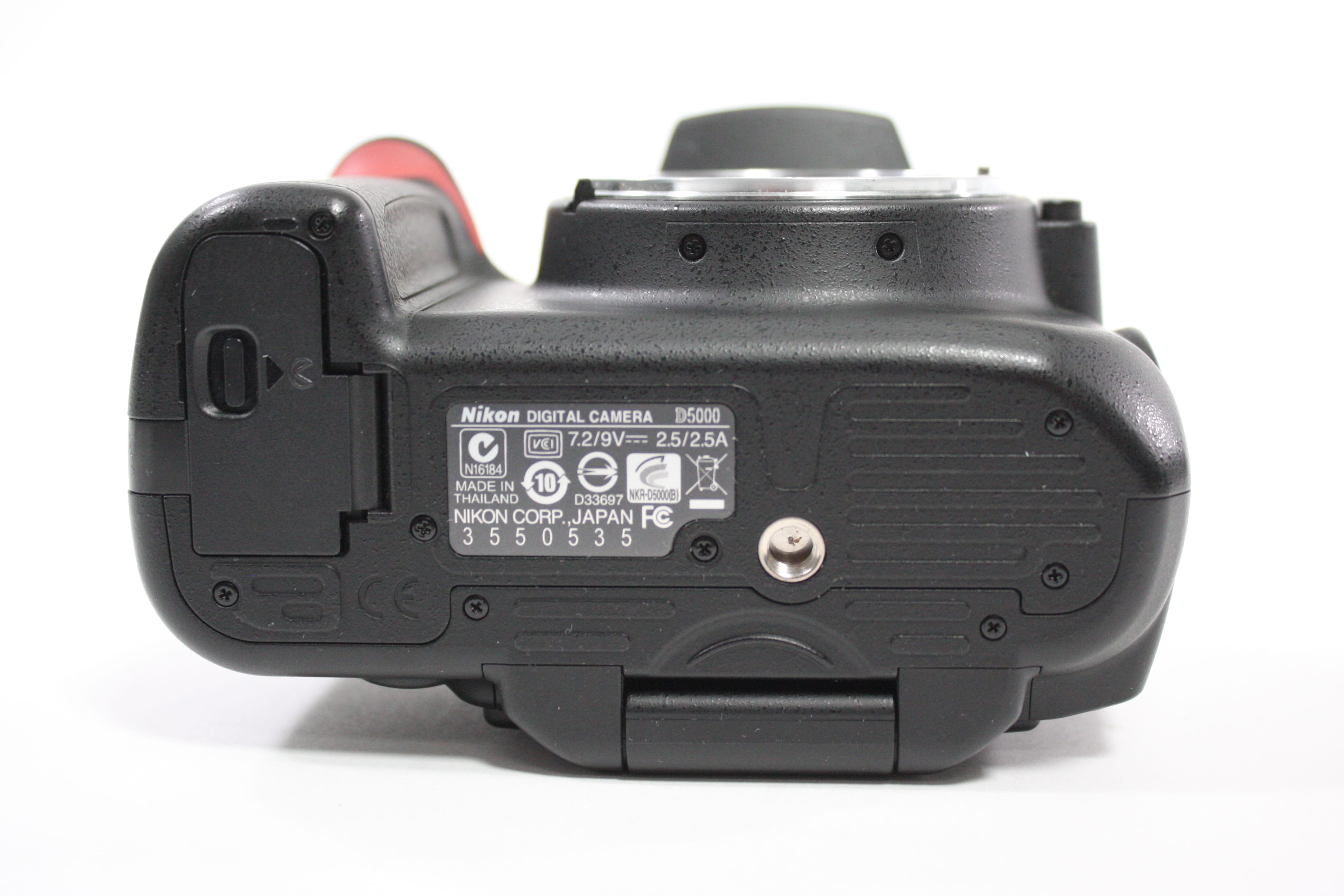 Nikon D5000 DSLR Camera with 18-55mm f/3.5-5.6G VR AF-S Lens for F Mount with Shutter Count 3,872