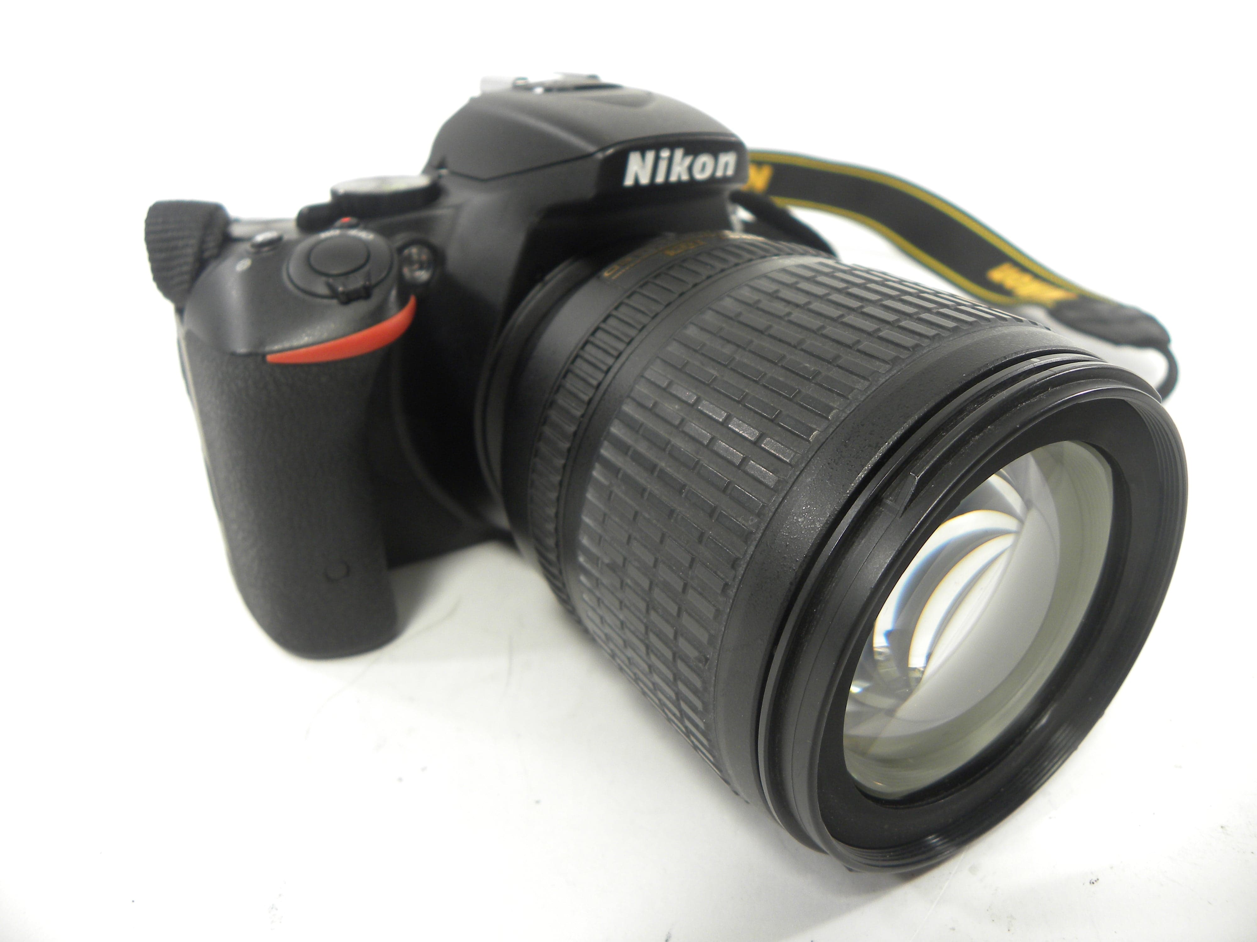 Nikon D5500 24.1mp Digital SLR w/Nikkor AF-S 18-105mm S/C 3,777
