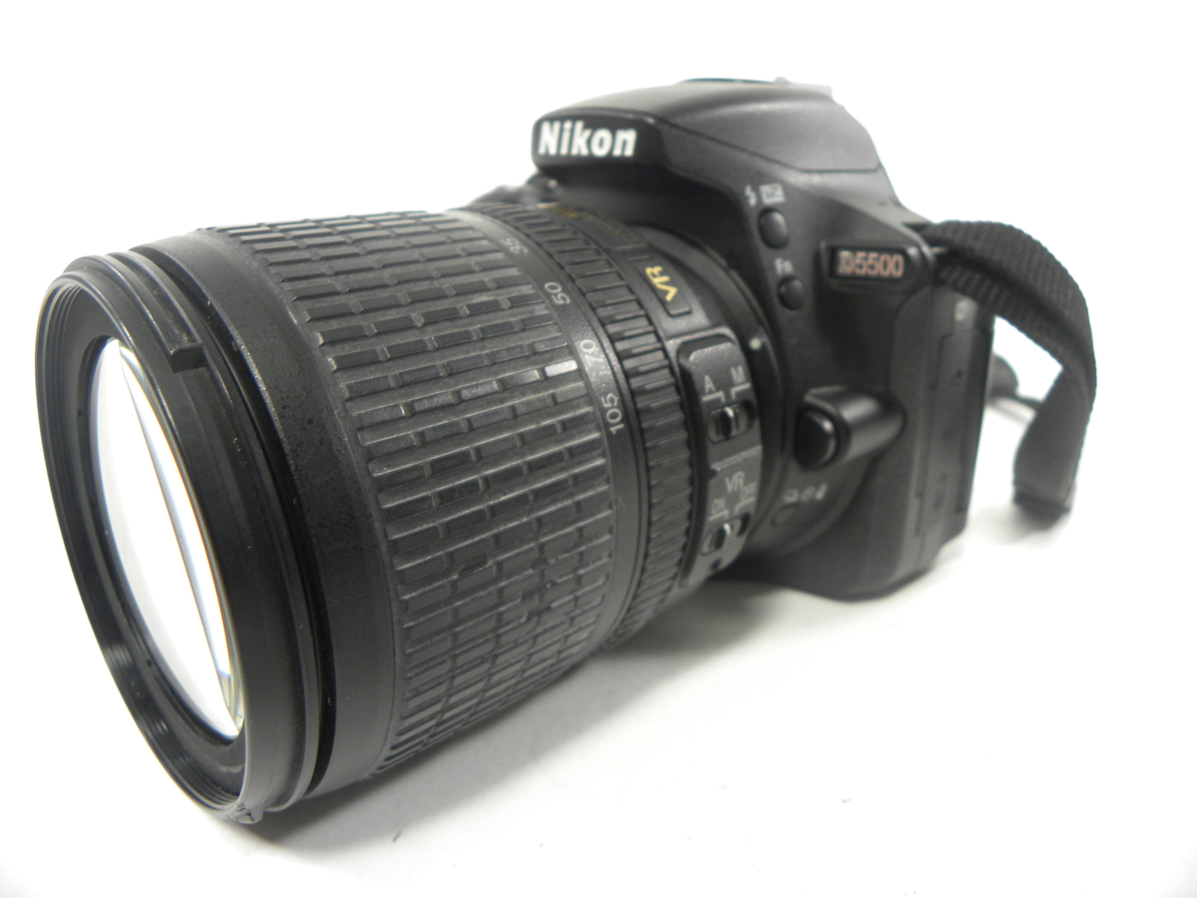 Nikon D5500 24.1mp Digital SLR w/Nikkor AF-S 18-105mm S/C 3,777