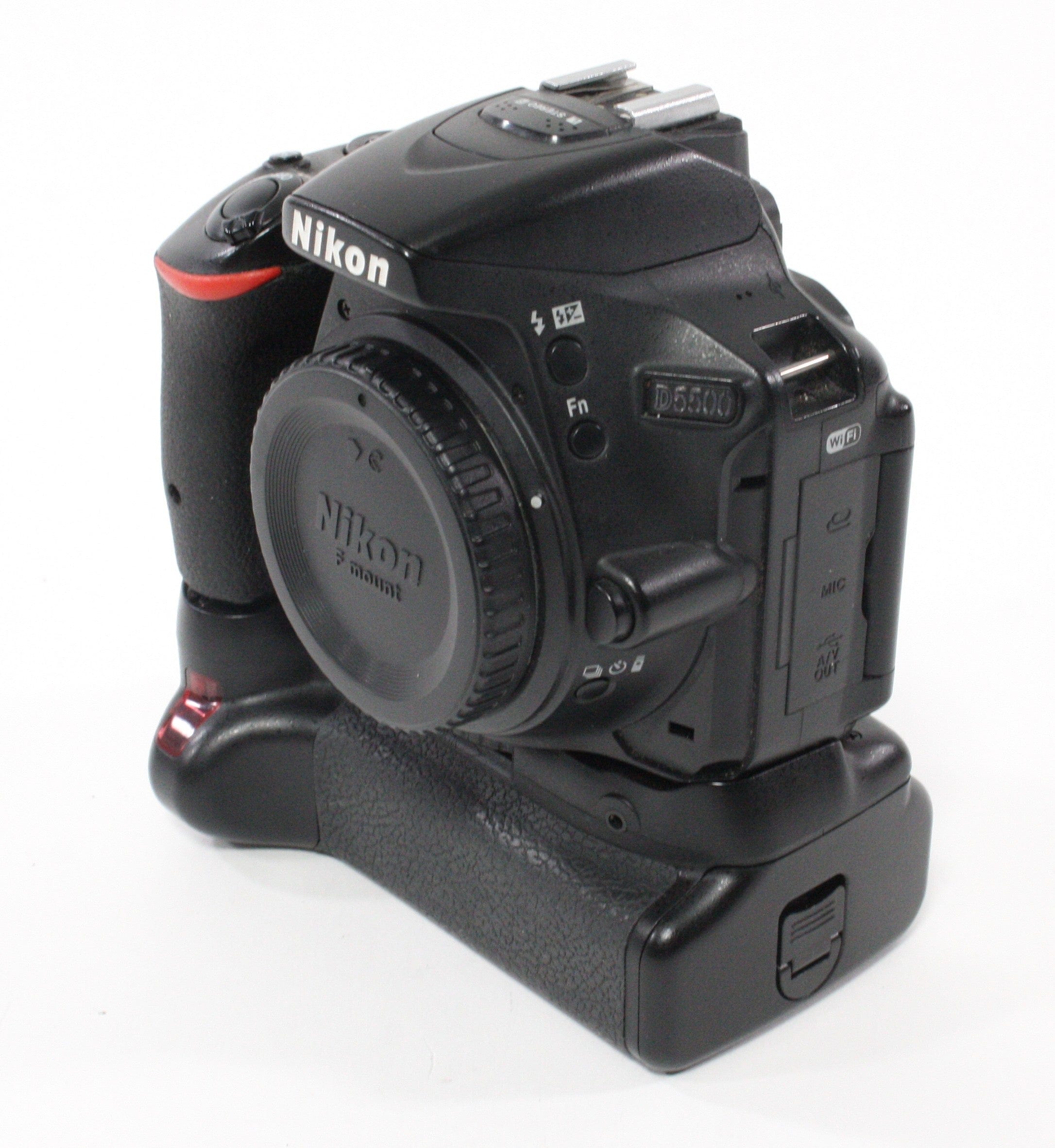 Nikon D5500 Digital Camera SC 31,447 (w/ Neewer Battery Grip)