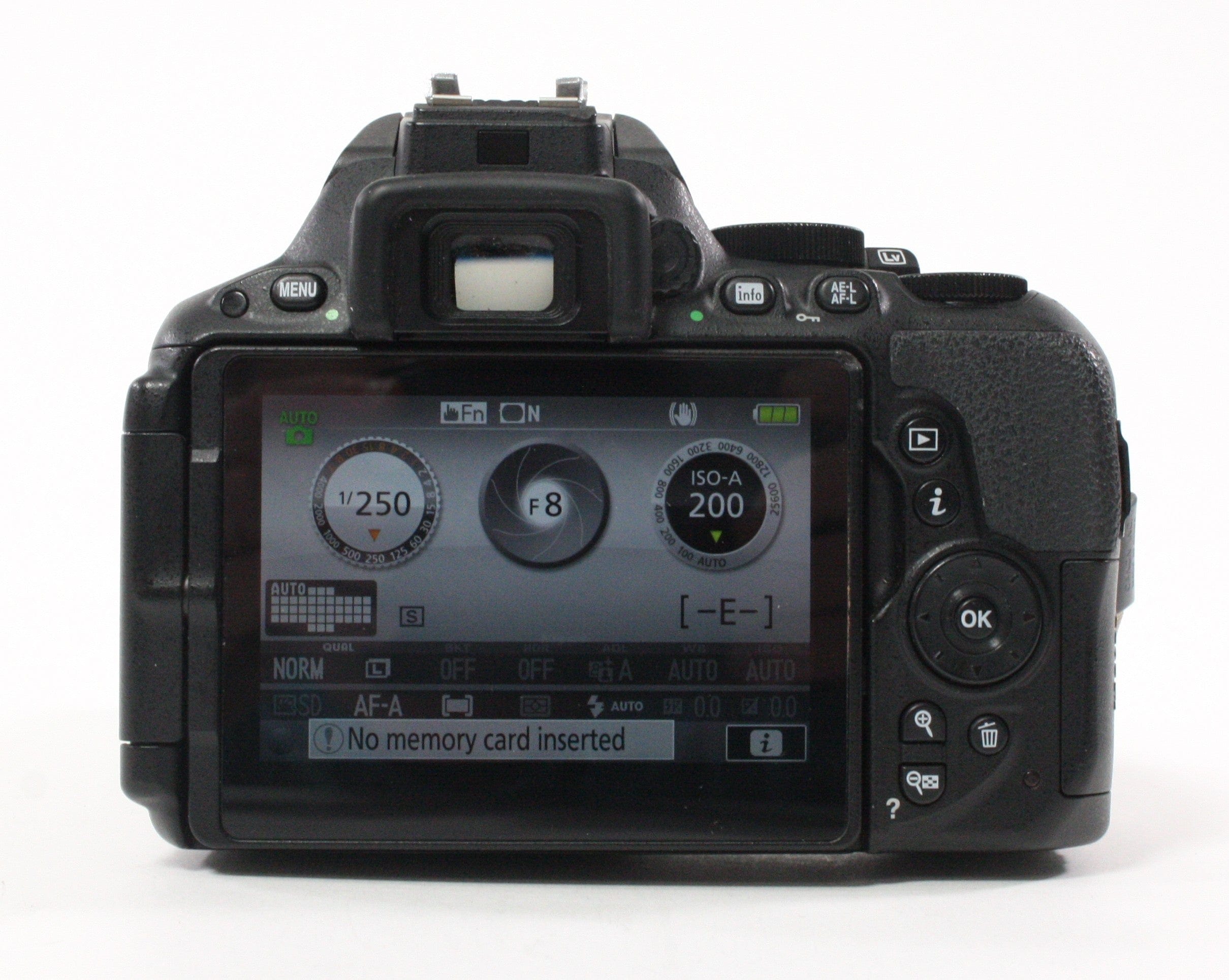 Nikon D5500 Digital SLR with 18-55mm f3.5-5.5G VR II Lens Shutter Count 2,325