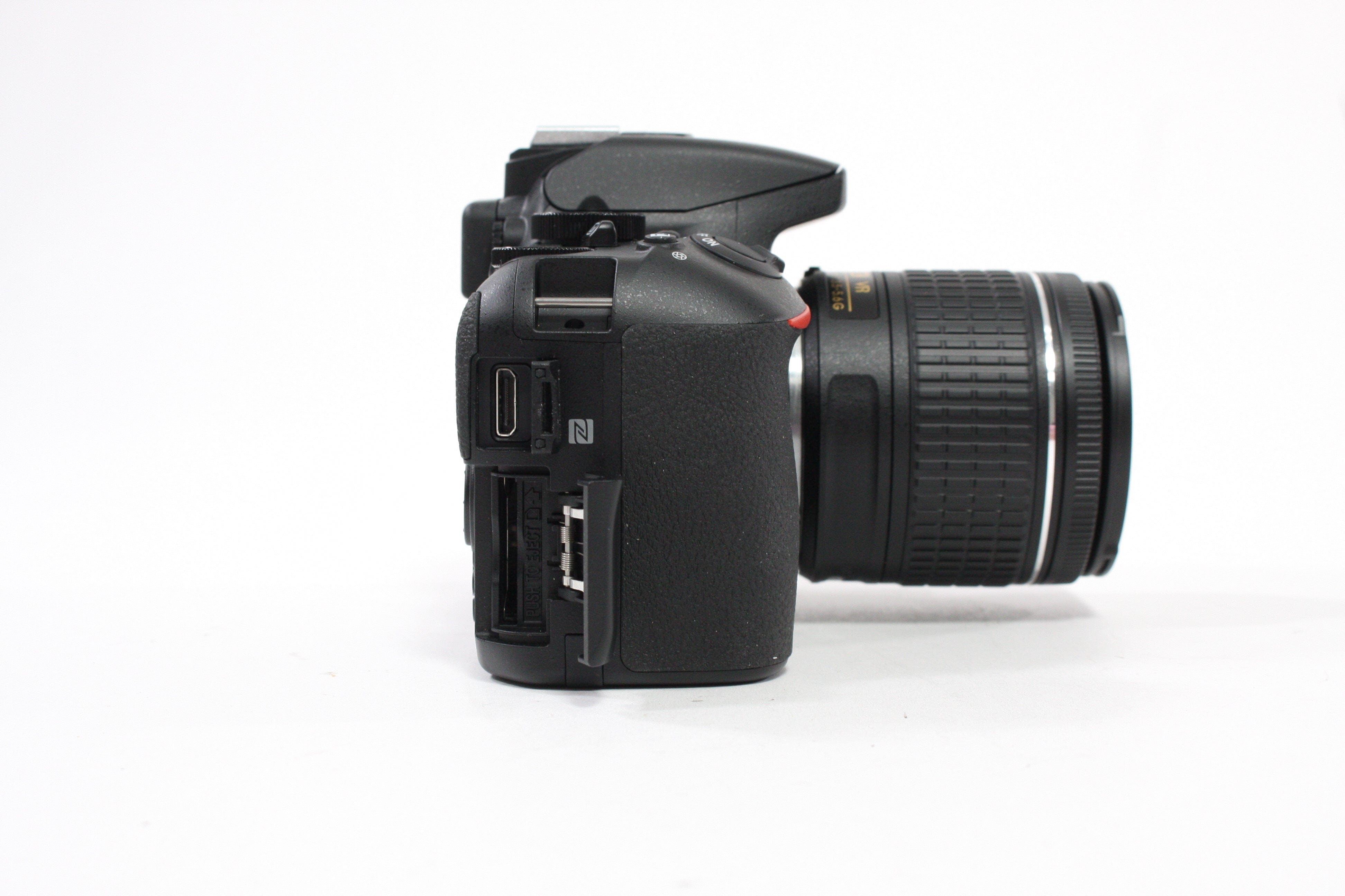 Nikon D5600 Digital SLR Camera with 18-55 f/3.5-5.6G VR Lens Shutter Count 521