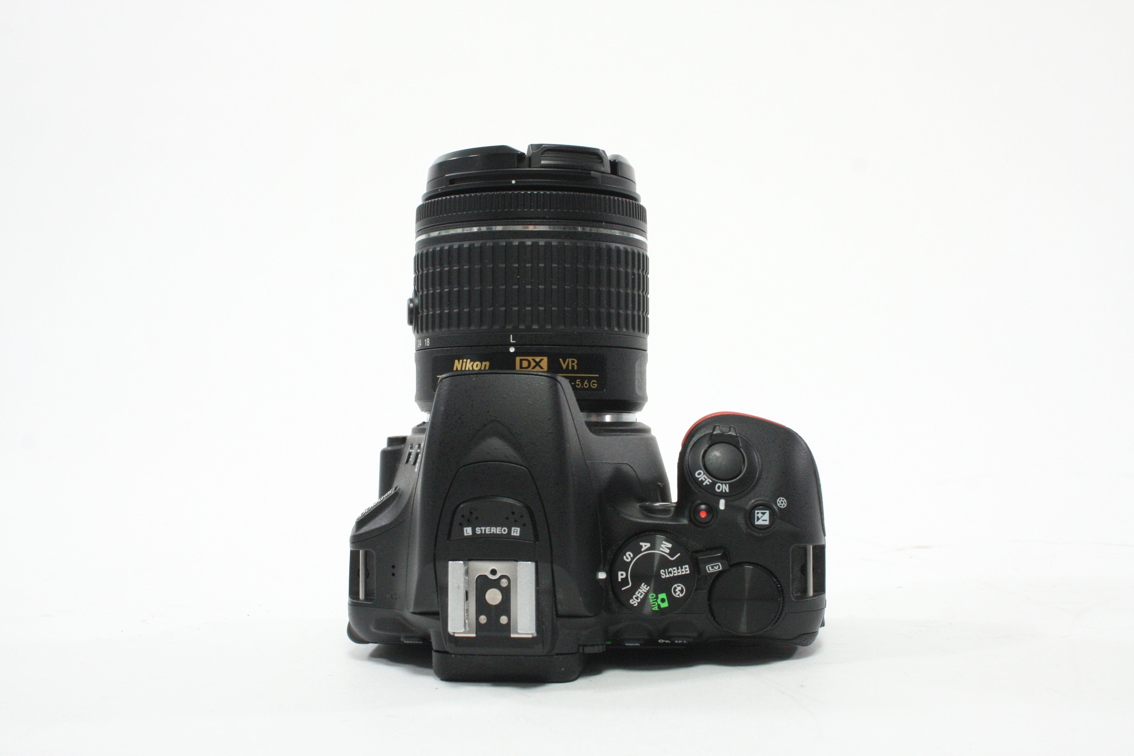 Nikon D5600 DLSR with 18-55mm f/3.5-5.6 AF-P Lens with Shutter Count ONLY 116!