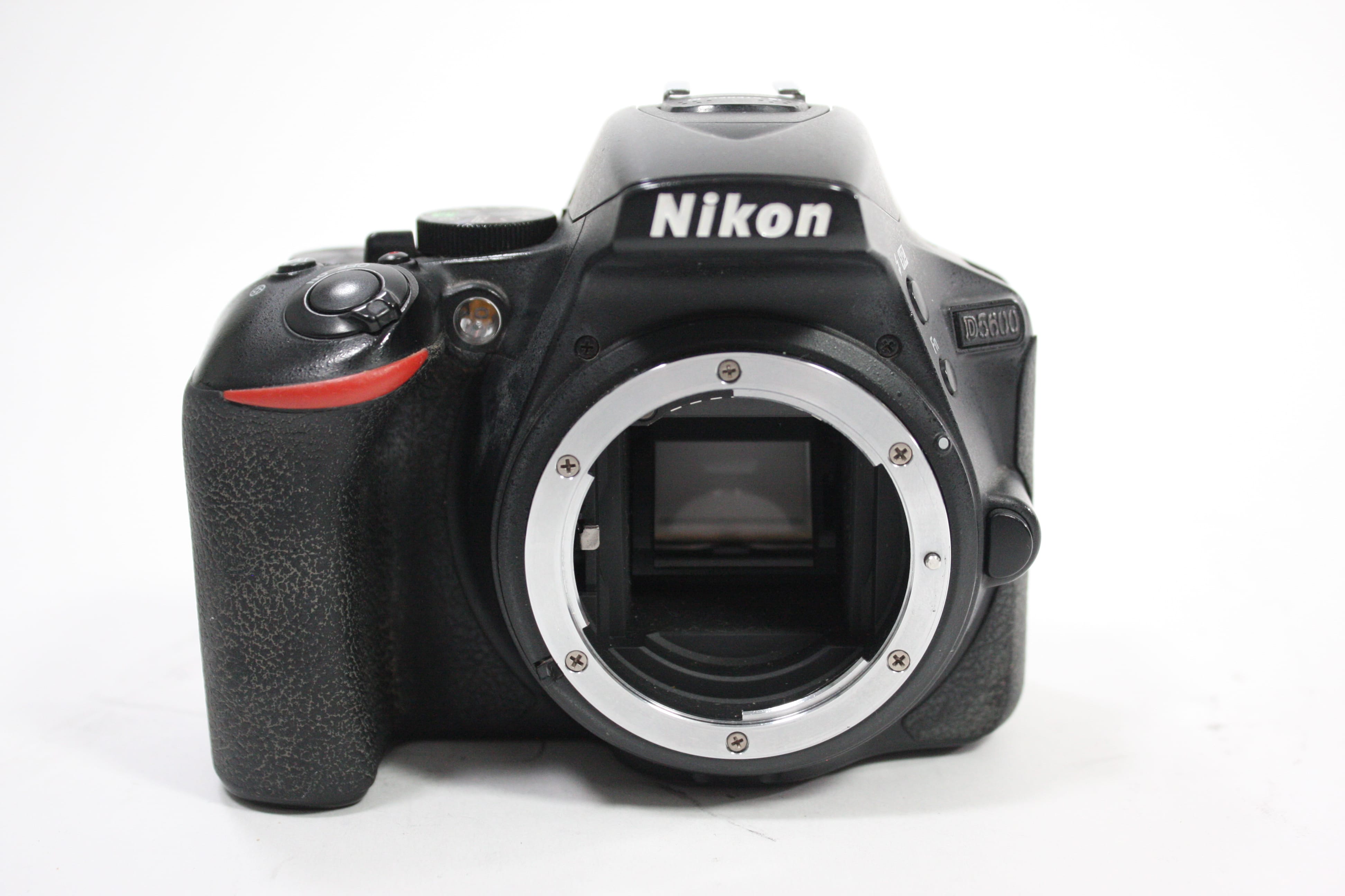 Nikon D5600 DSLR Camera with Nikon 18-55mm f/3.5-5.6G VR DX AF-P Lens with Shutter Count 102,565
