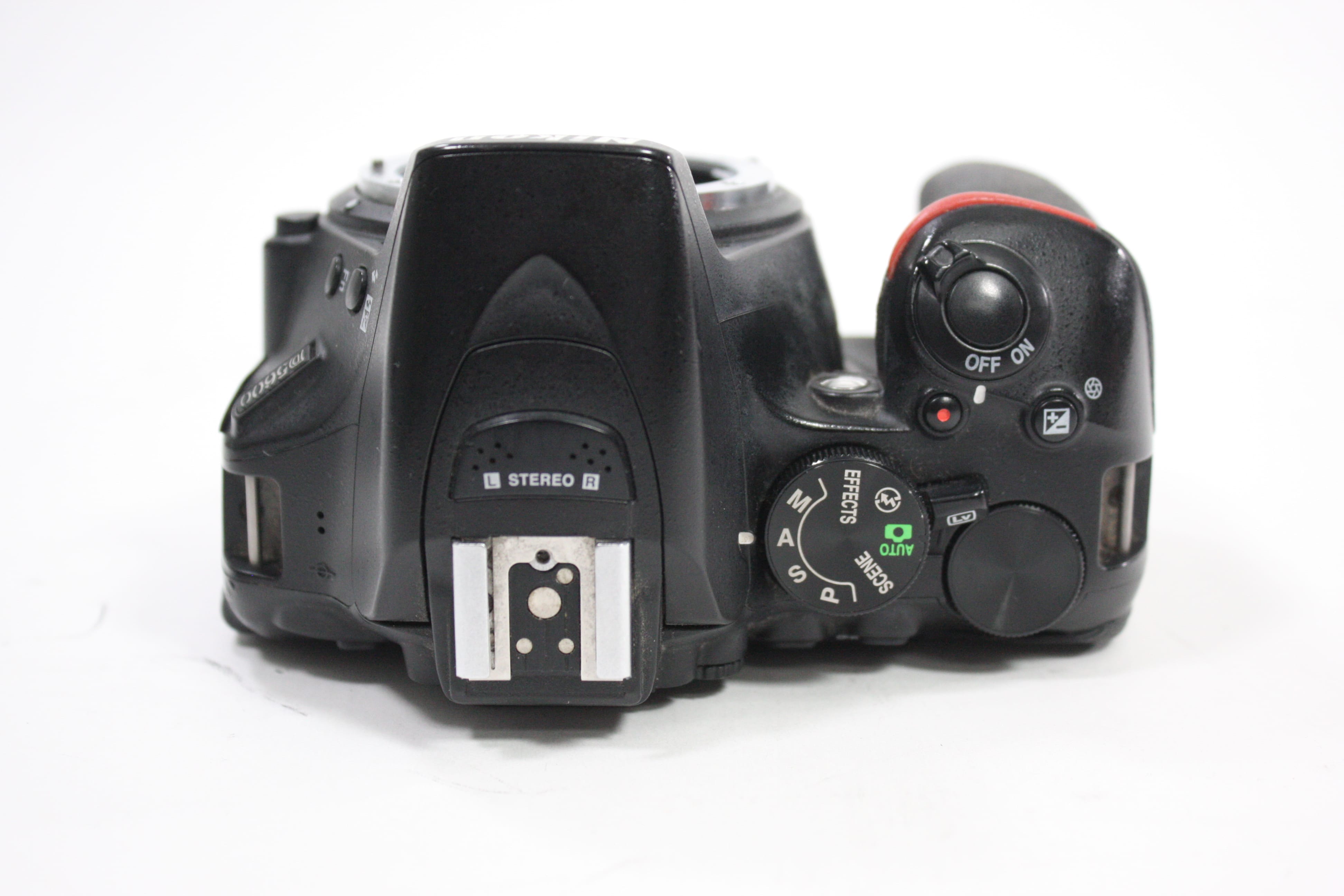 Nikon D5600 DSLR Camera with Nikon 18-55mm f/3.5-5.6G VR DX AF-P Lens with Shutter Count 102,565