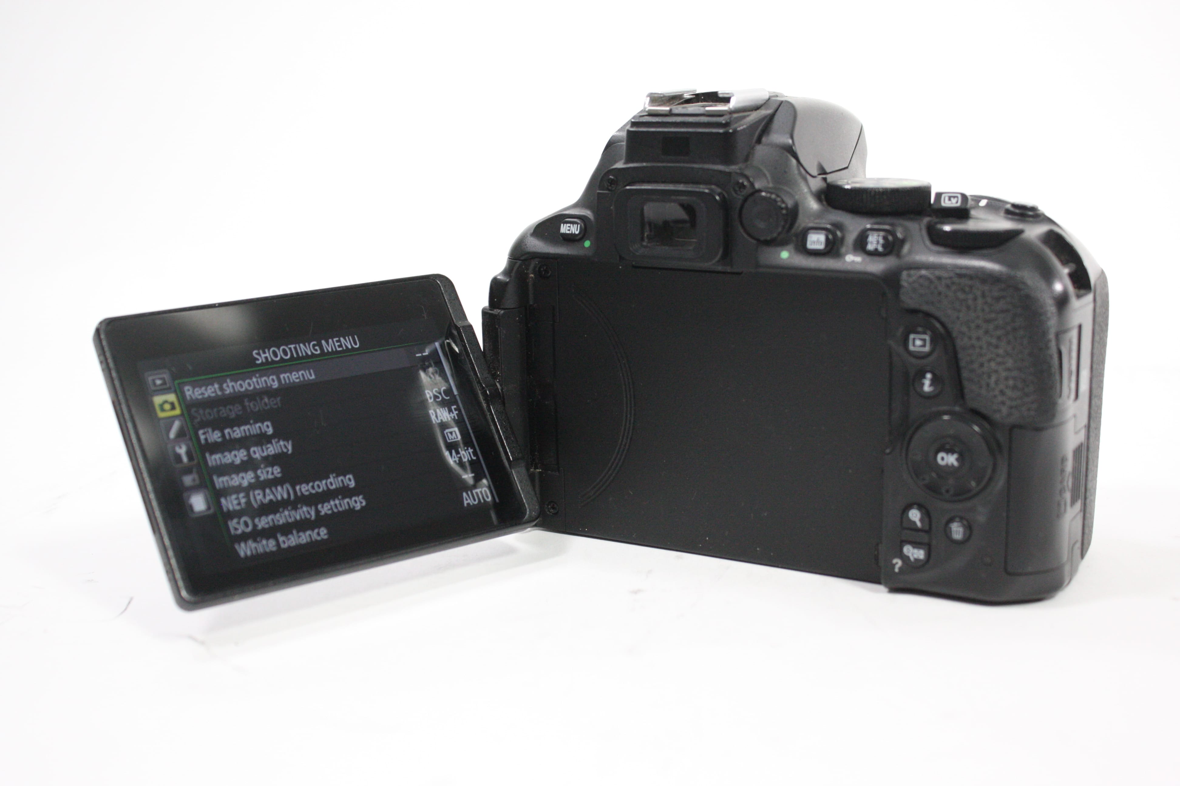 Nikon D5600 DSLR Camera with Nikon 18-55mm f/3.5-5.6G VR DX AF-P Lens with Shutter Count 102,565