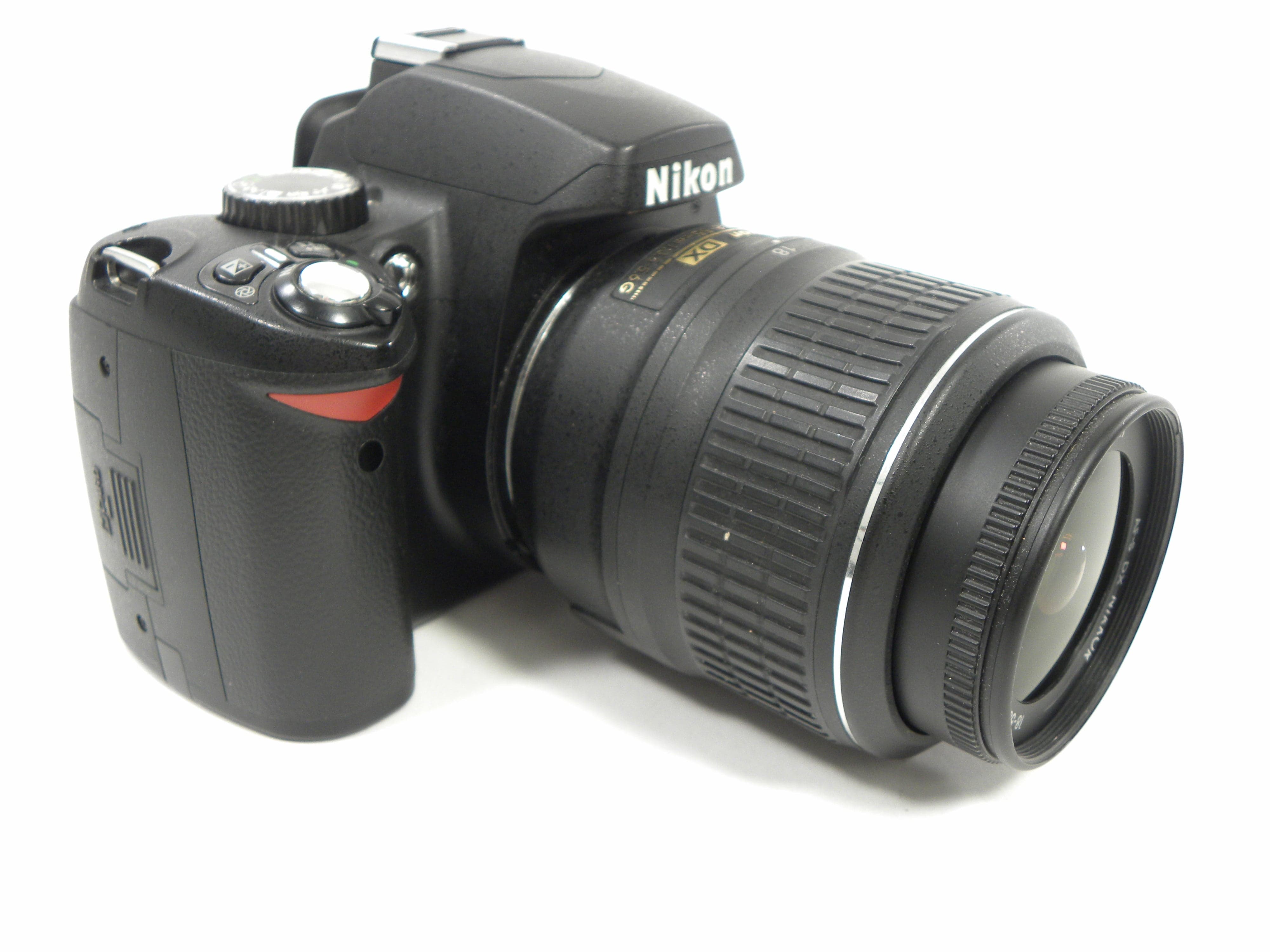 Nikon D60 10.2mp Digital SLR w/AF-S Nikkor DX VR 18-55 Shutter Ct. 10,376