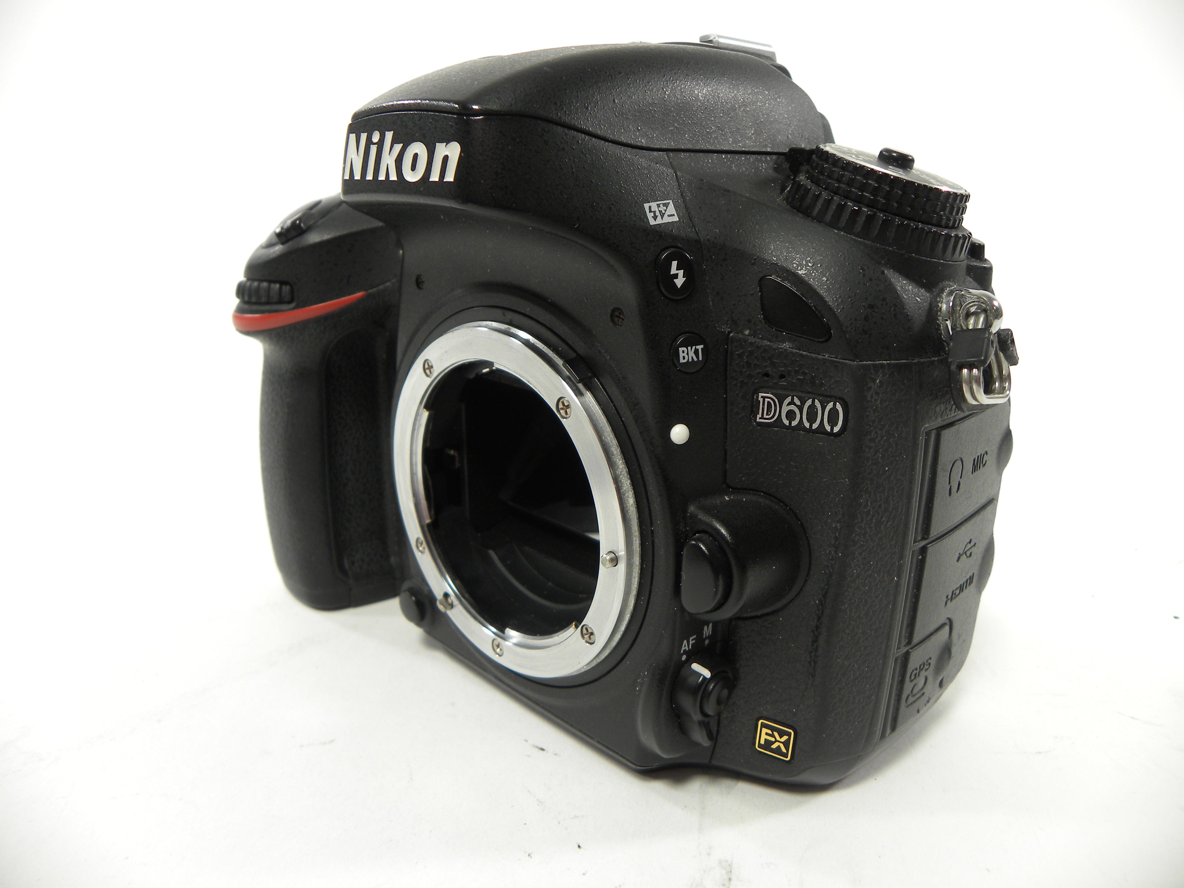 Nikon D600 24.3mp Digital SLR Body only Shutter Ct. 13,377
