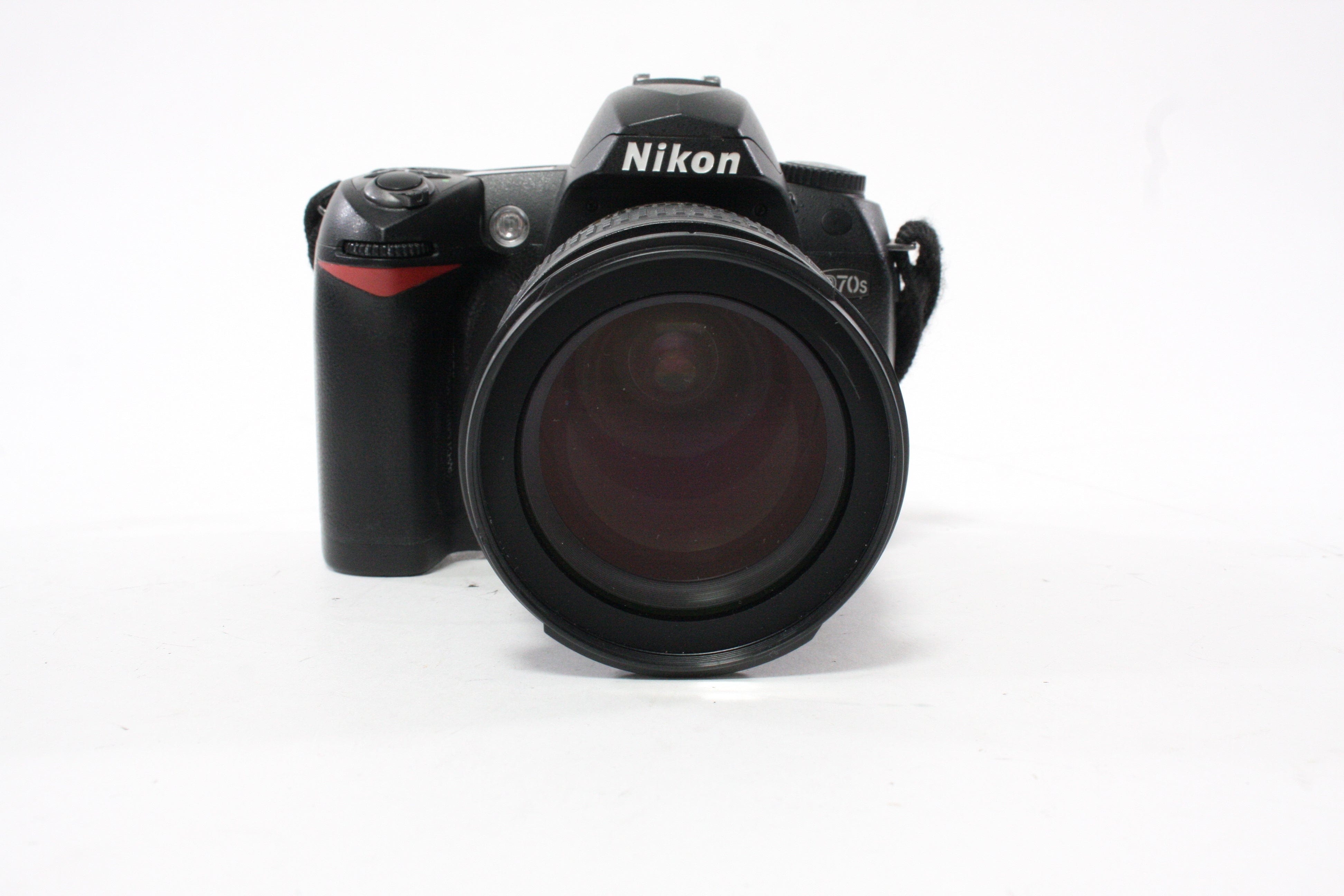 Nikon D70S DSLR Camera with 18-70mm f/3.5-4.5 G Lens with Shutter Count 6,476