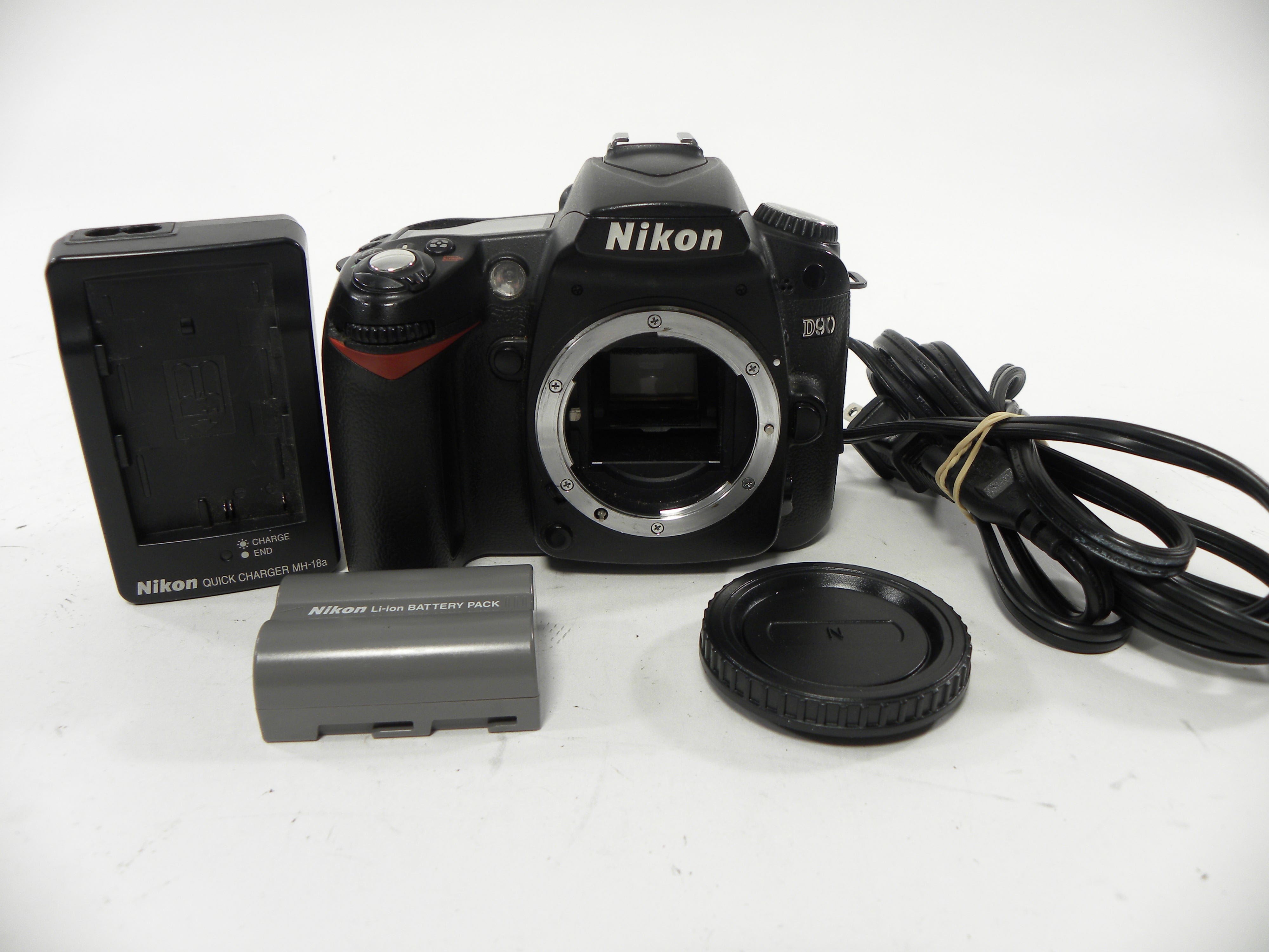 Nikon D90 12.3mp Digital SLR Body only Shutter Ct. 324,337 AS IS No Returns