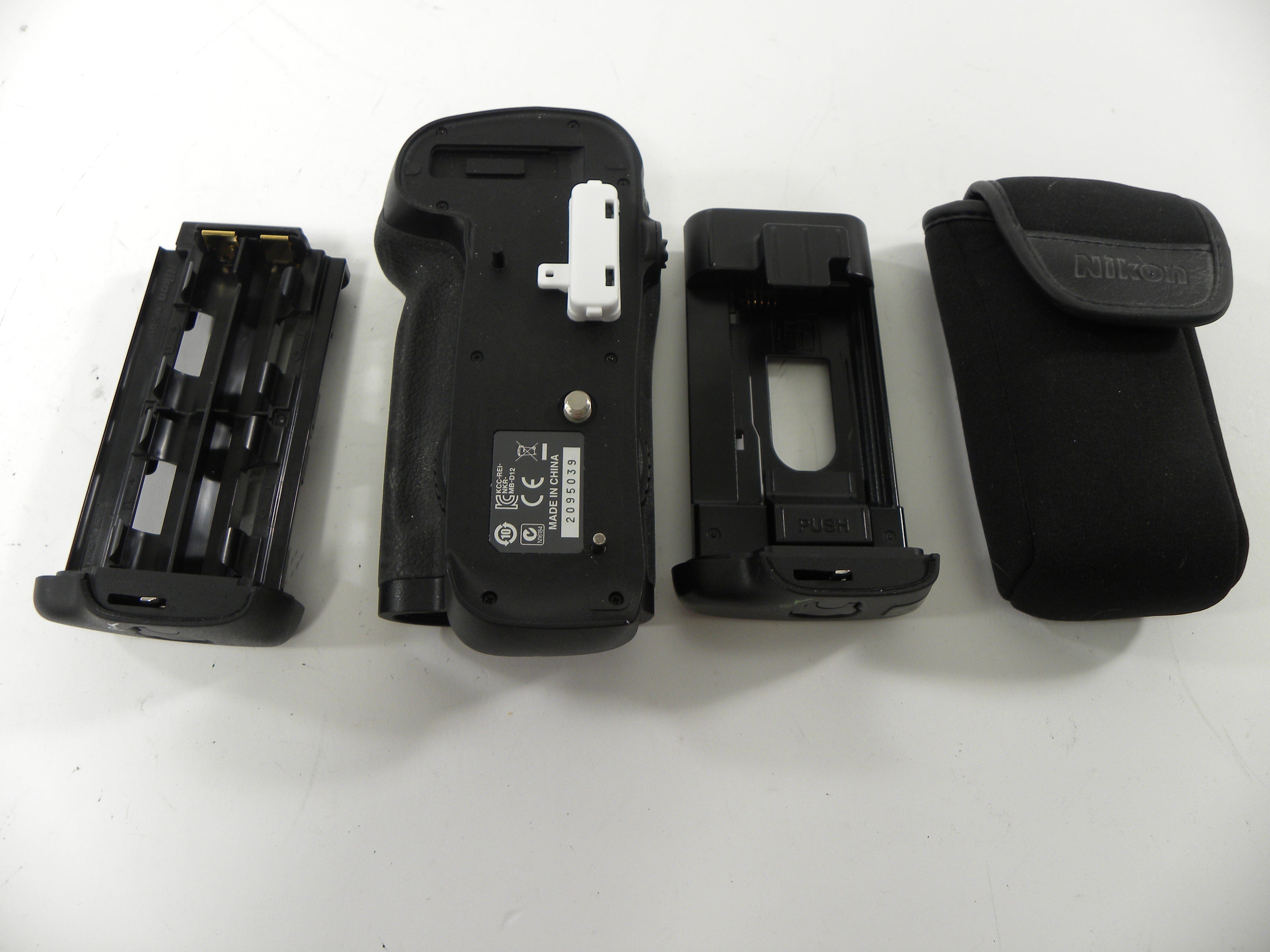 Nikon MB-D12 Battery Grip