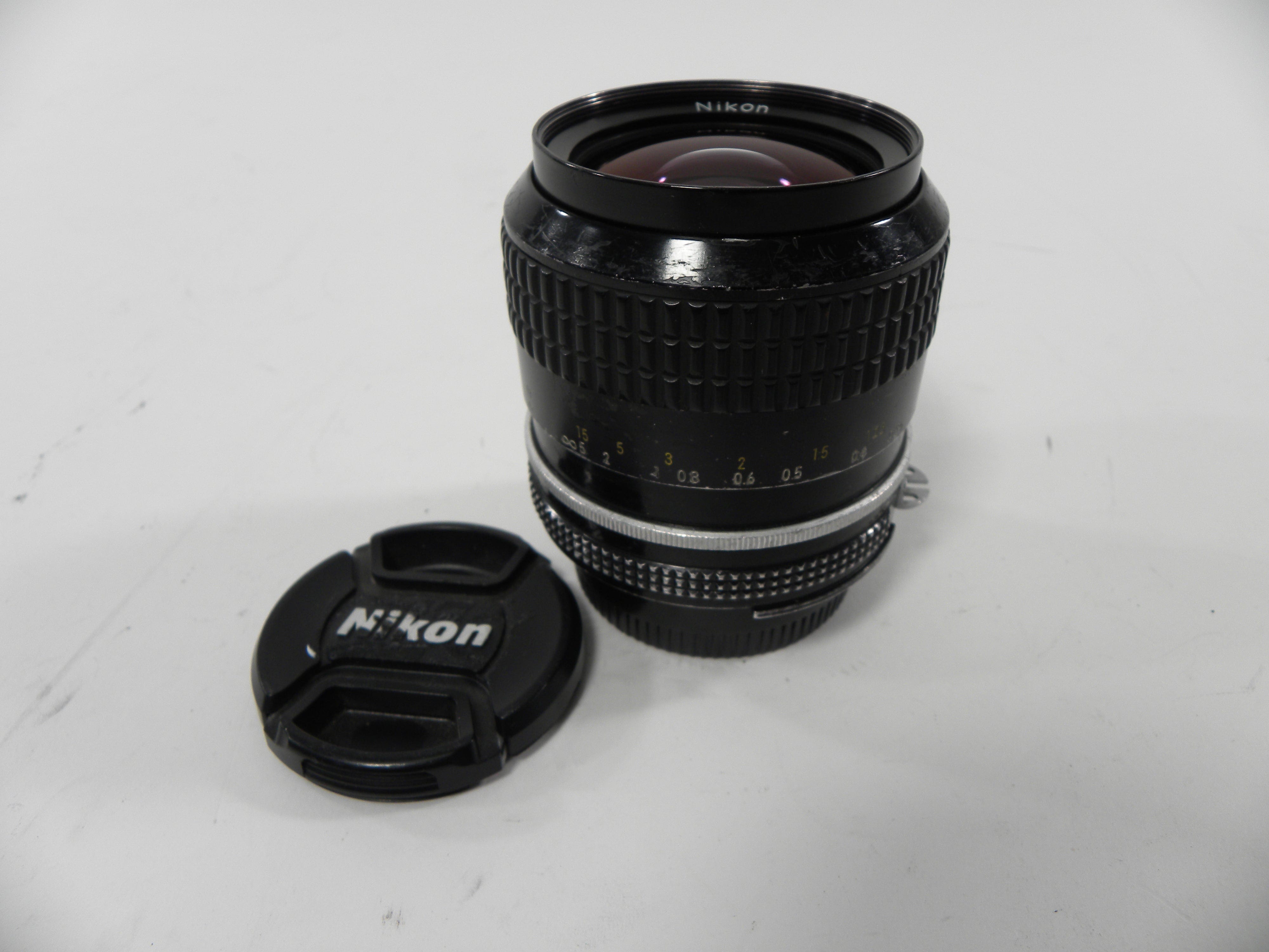 Nikon Nikkor 28mm f2