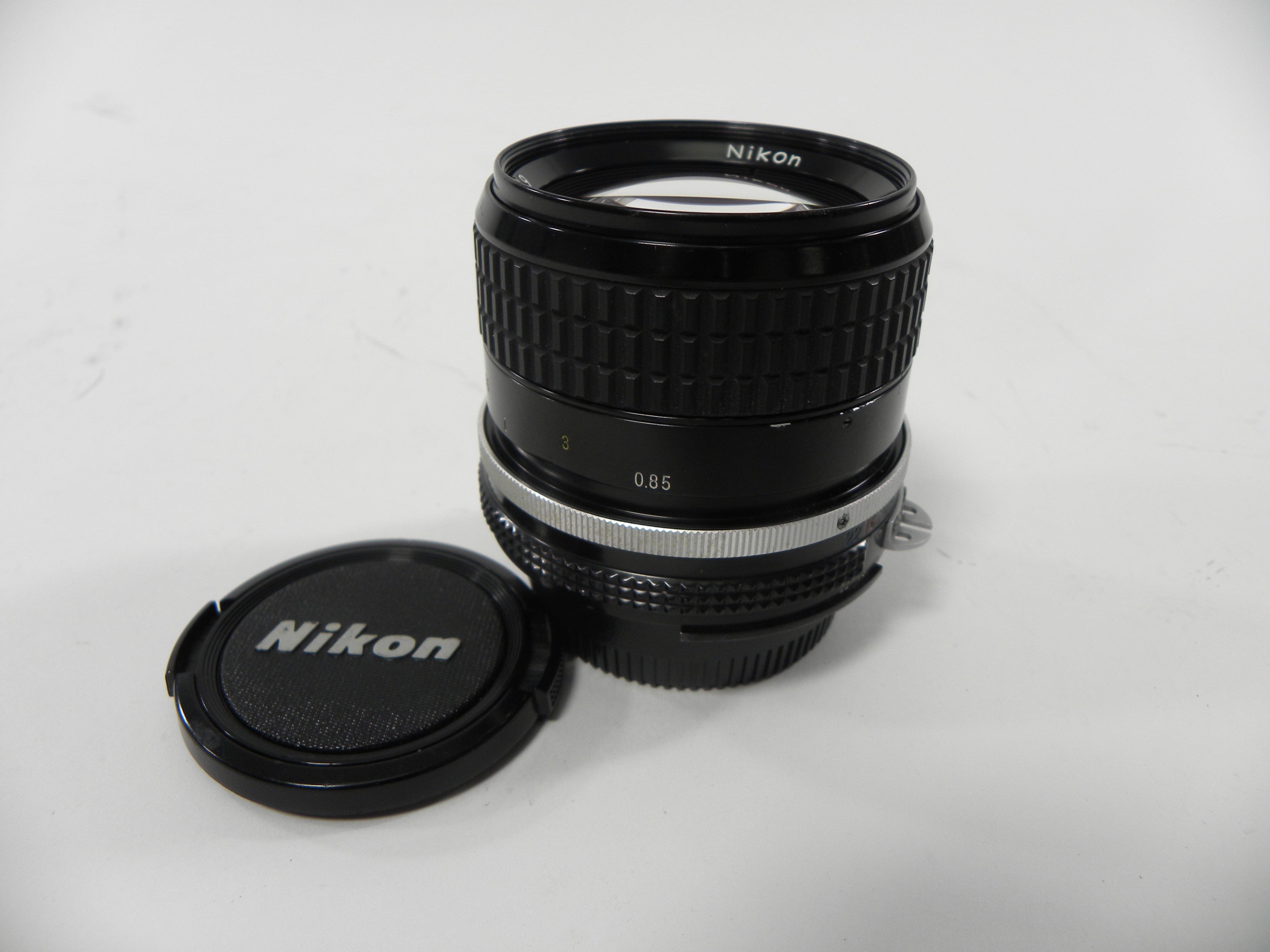 Nikon Nikkor 85mm f2 F Mount AI