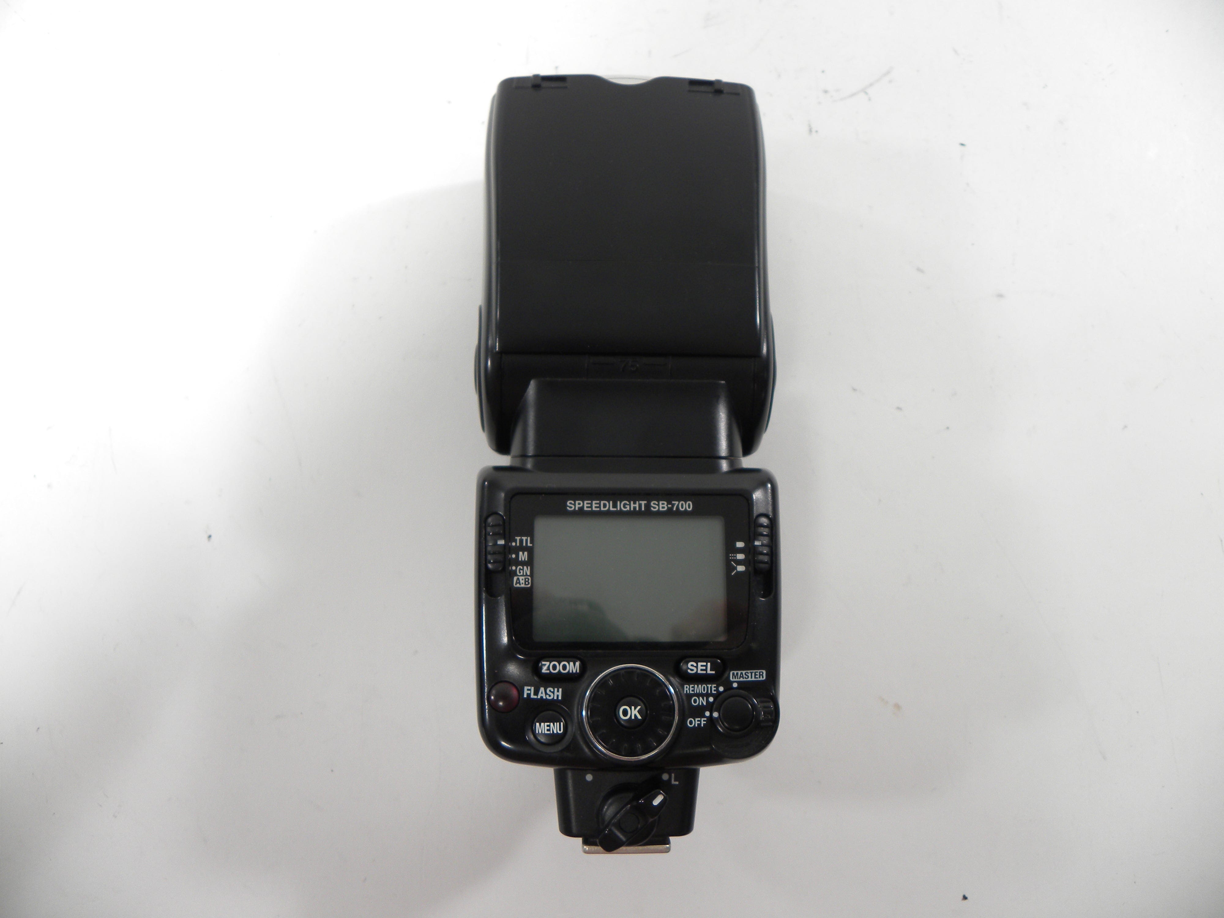 Nikon SB-700 Speedlight Shoe Mount Flash