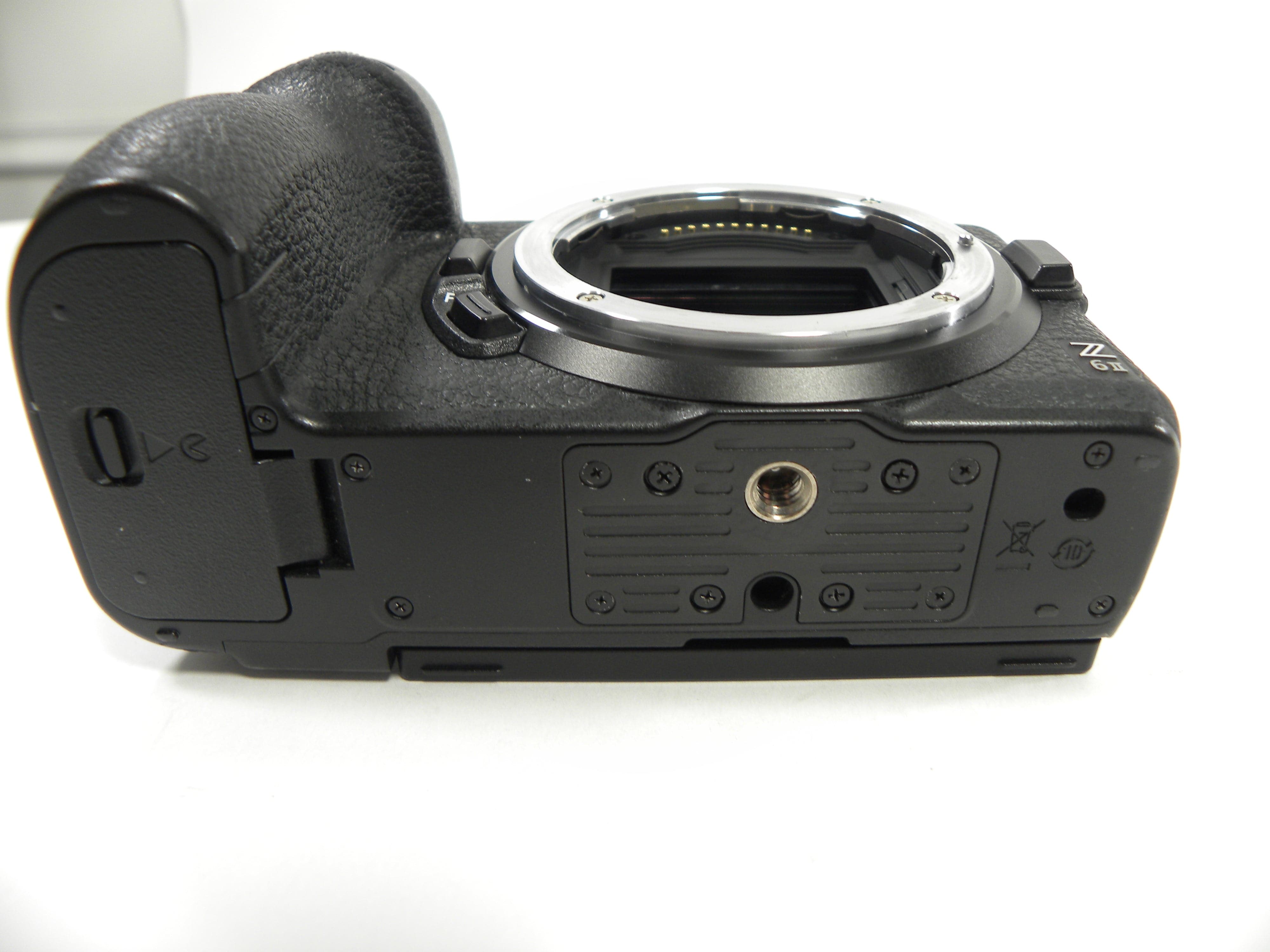 Nikon Z 6II 24.5mp Mirrorless Digital Camera Body only Shutter Ct 117,934