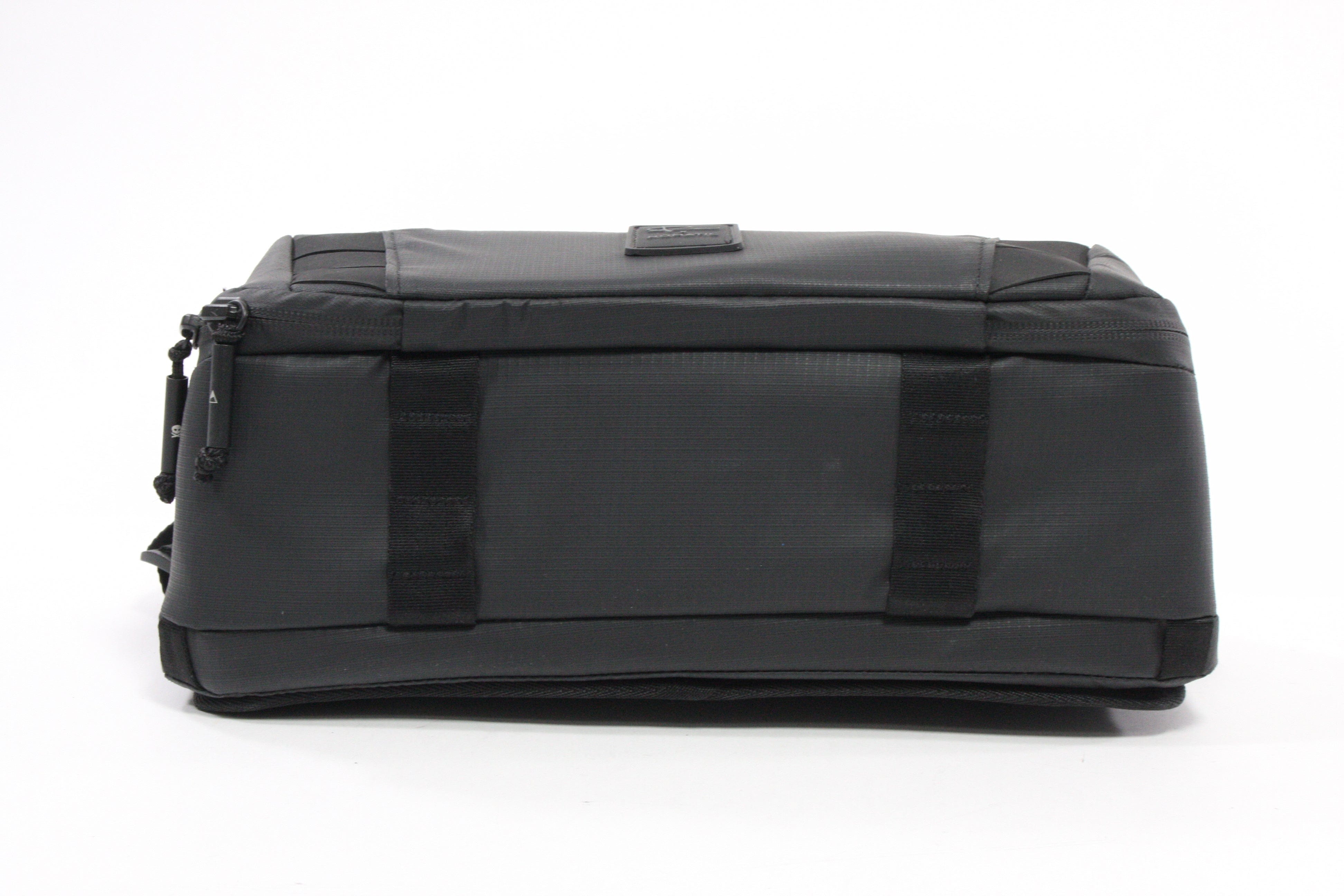 Nomatic 8L Peter McKinnon Sling (Black)