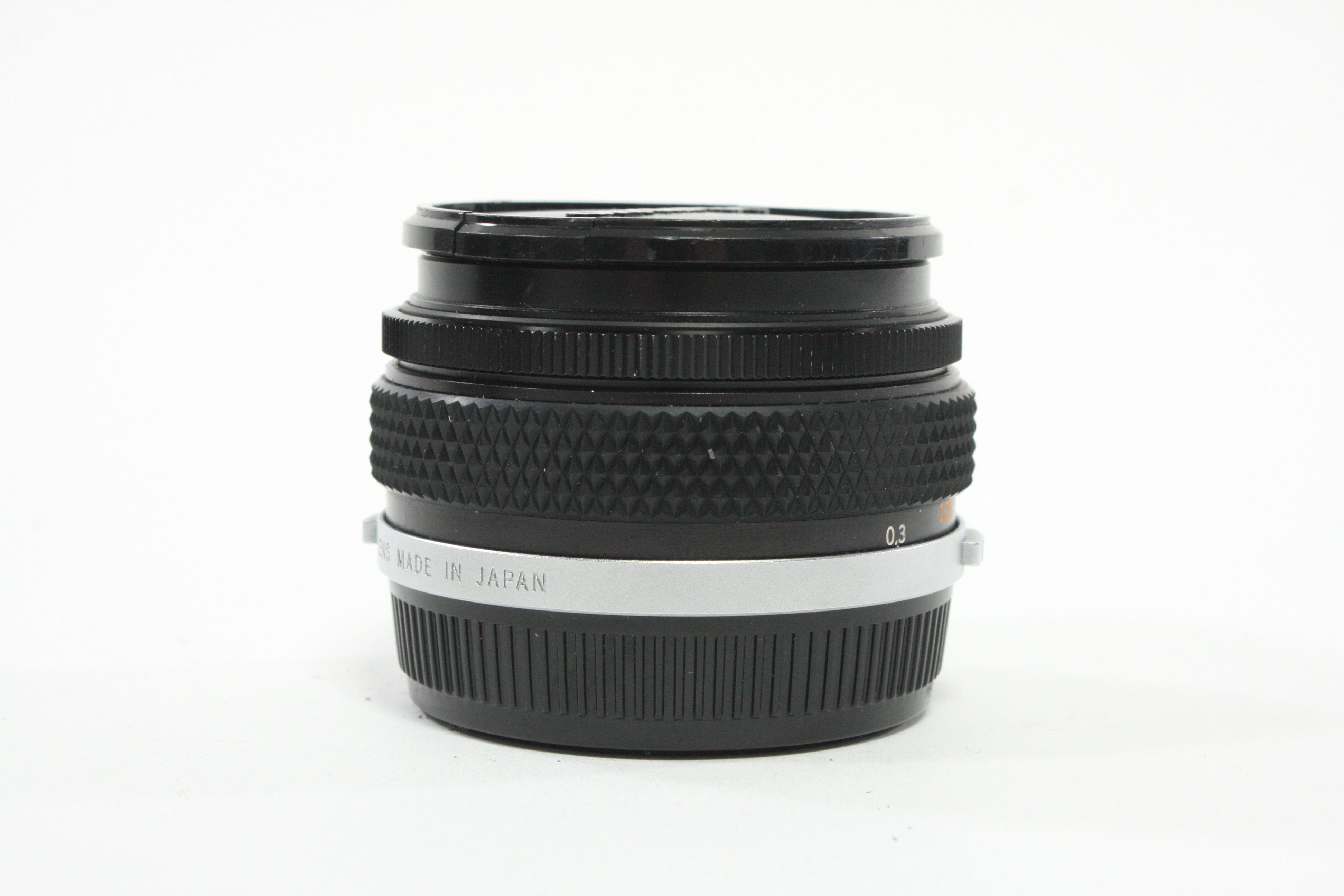 Olympus 28mm f/3.5 Auto-W G. Zuiko Lens for OM Mount with Case and Hood