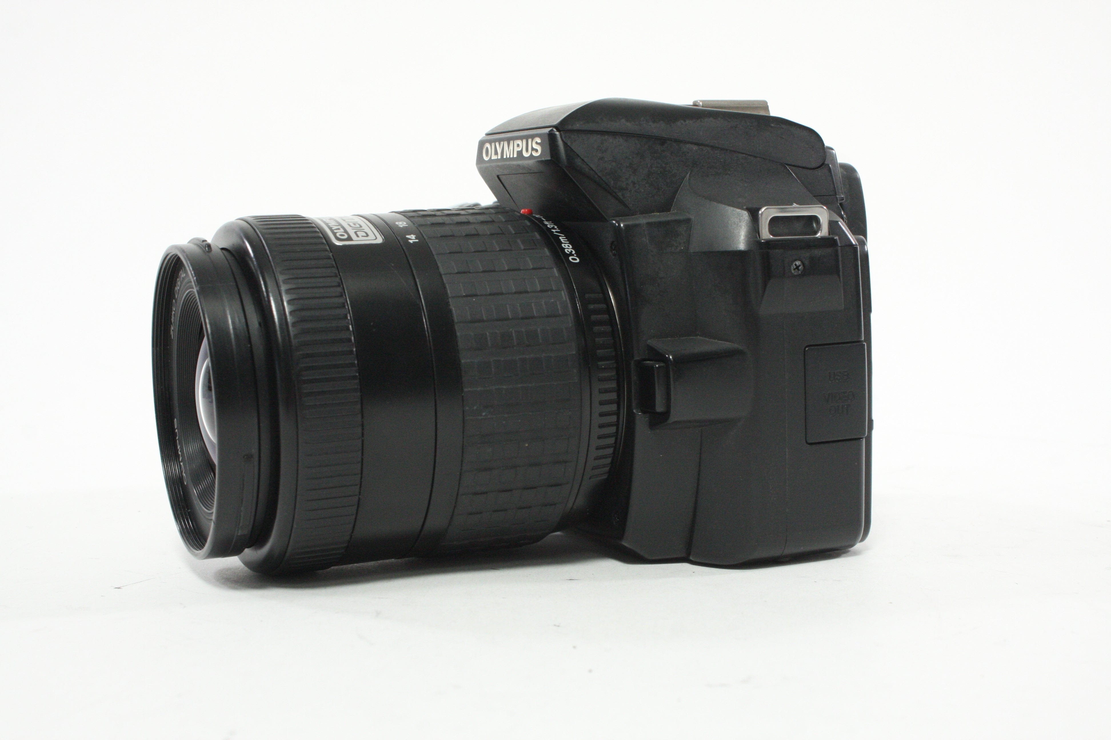 Olympus E-500 Digital Camera with 14-45mm f/3.5-5.6 4/3 Mount Lens