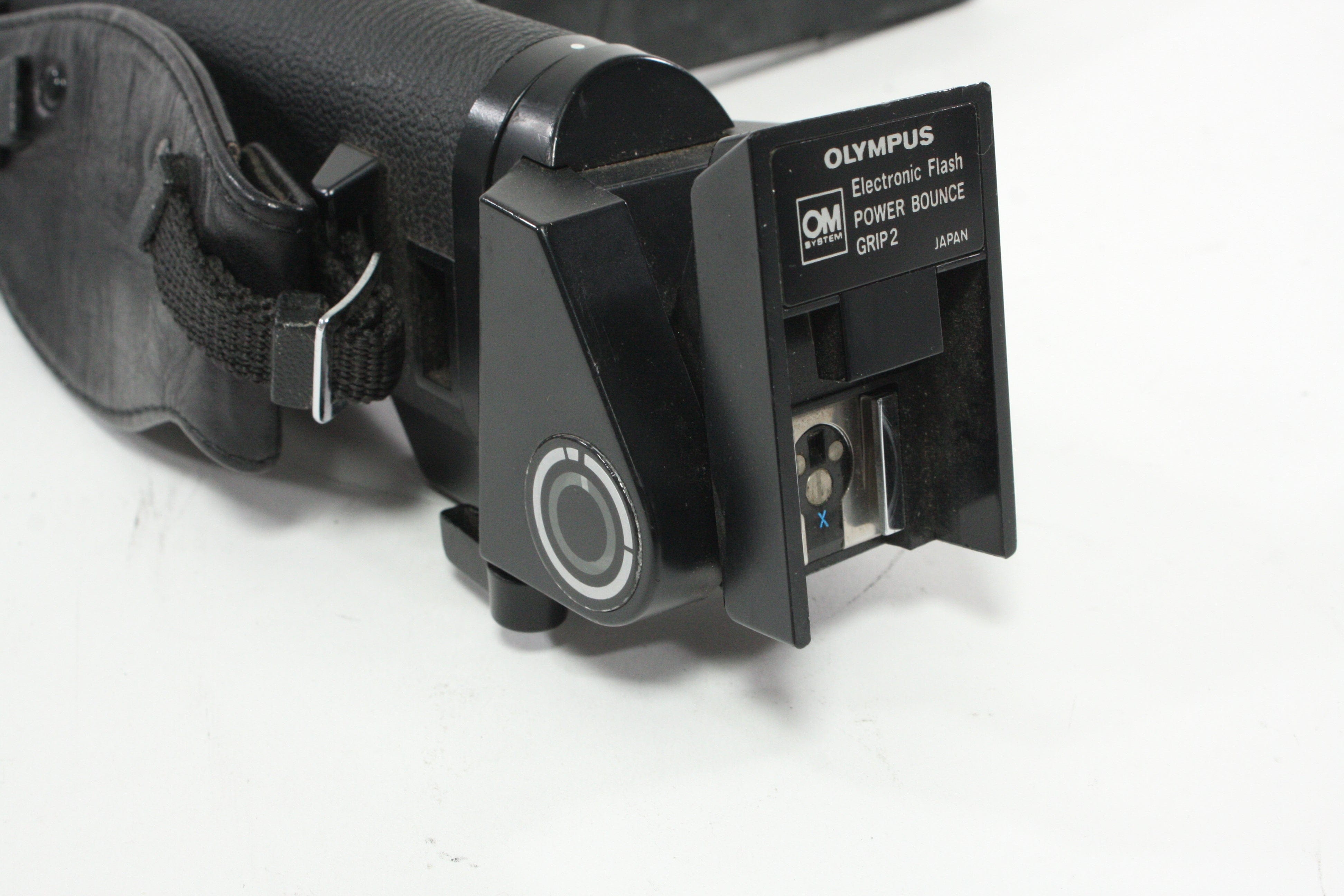 Olympus Electronic Power Bounce Grip 2 with PC Cable and 5 Pin Cable
