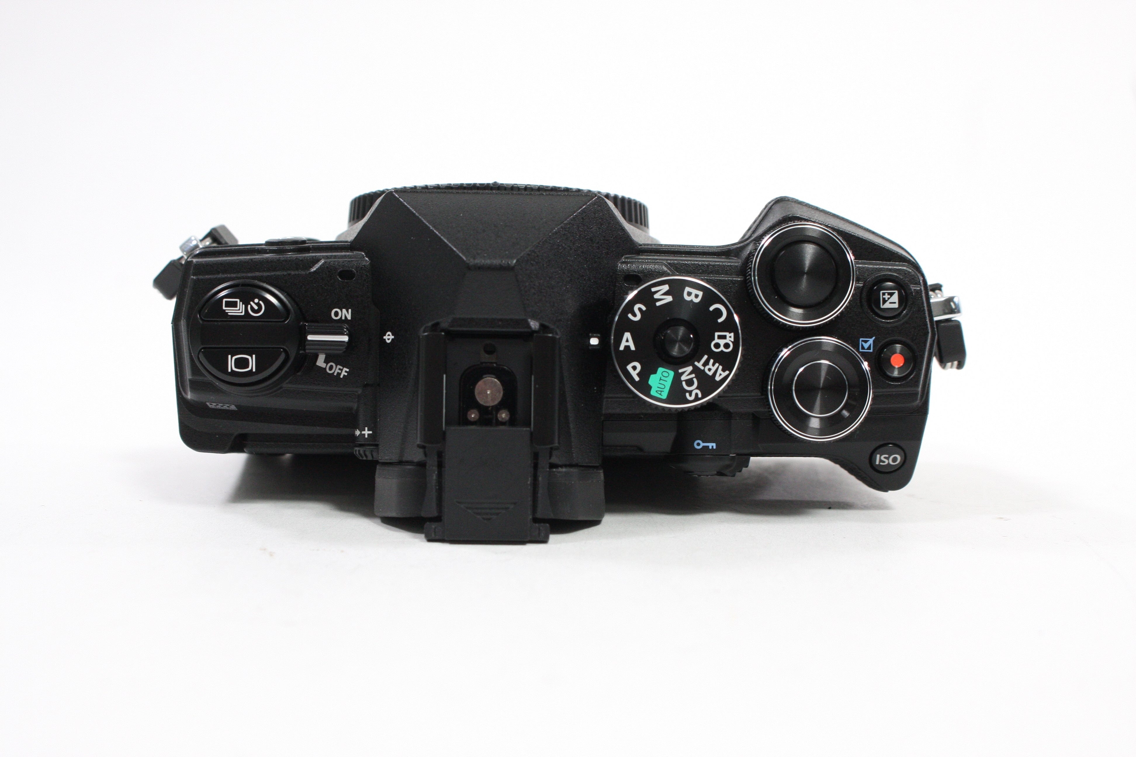 Olympus OM-5 Mirrorless Digital Camera Body with Shutter Count 564