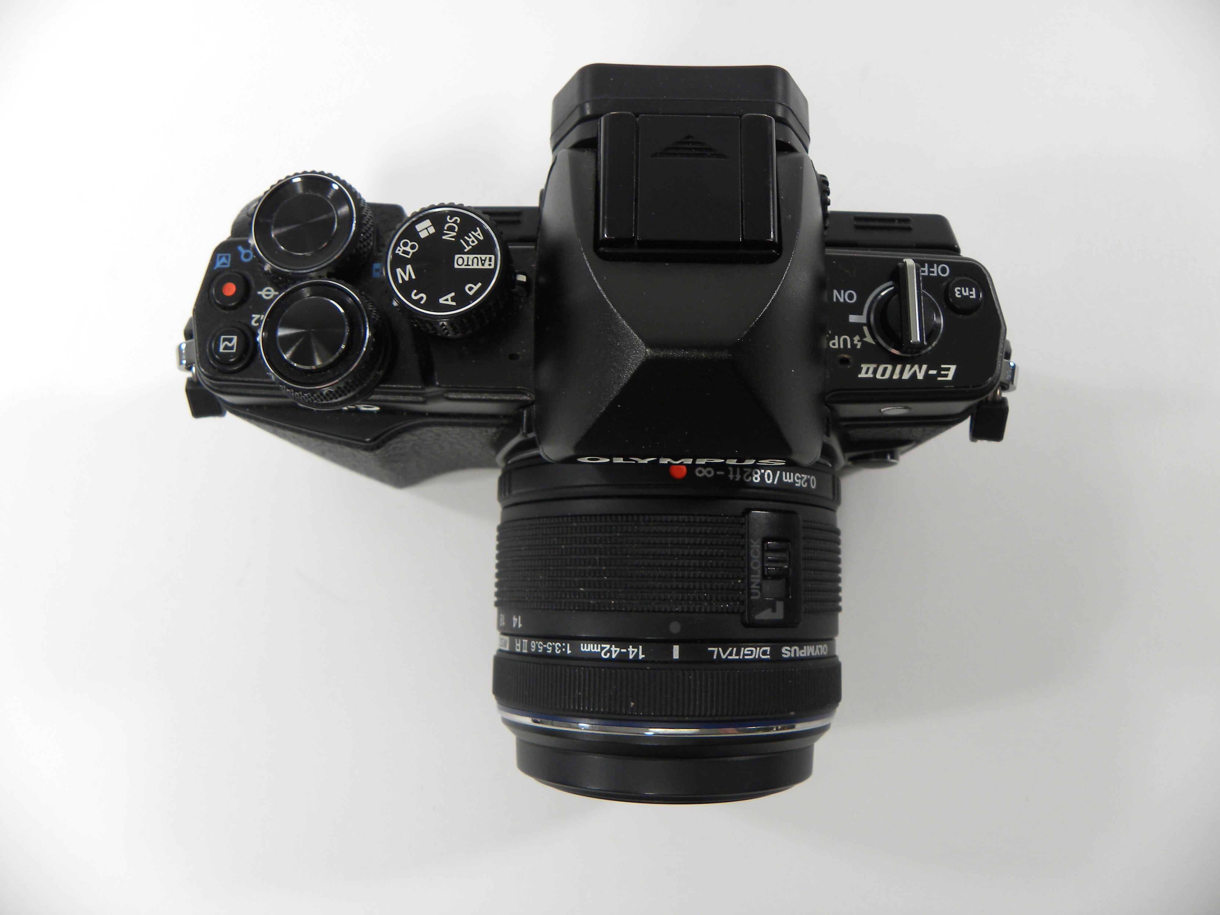 Olympus OM-D E-M10 Mark II 16.1mp Mirrorless Digital w/14-42mm S/C 6,469