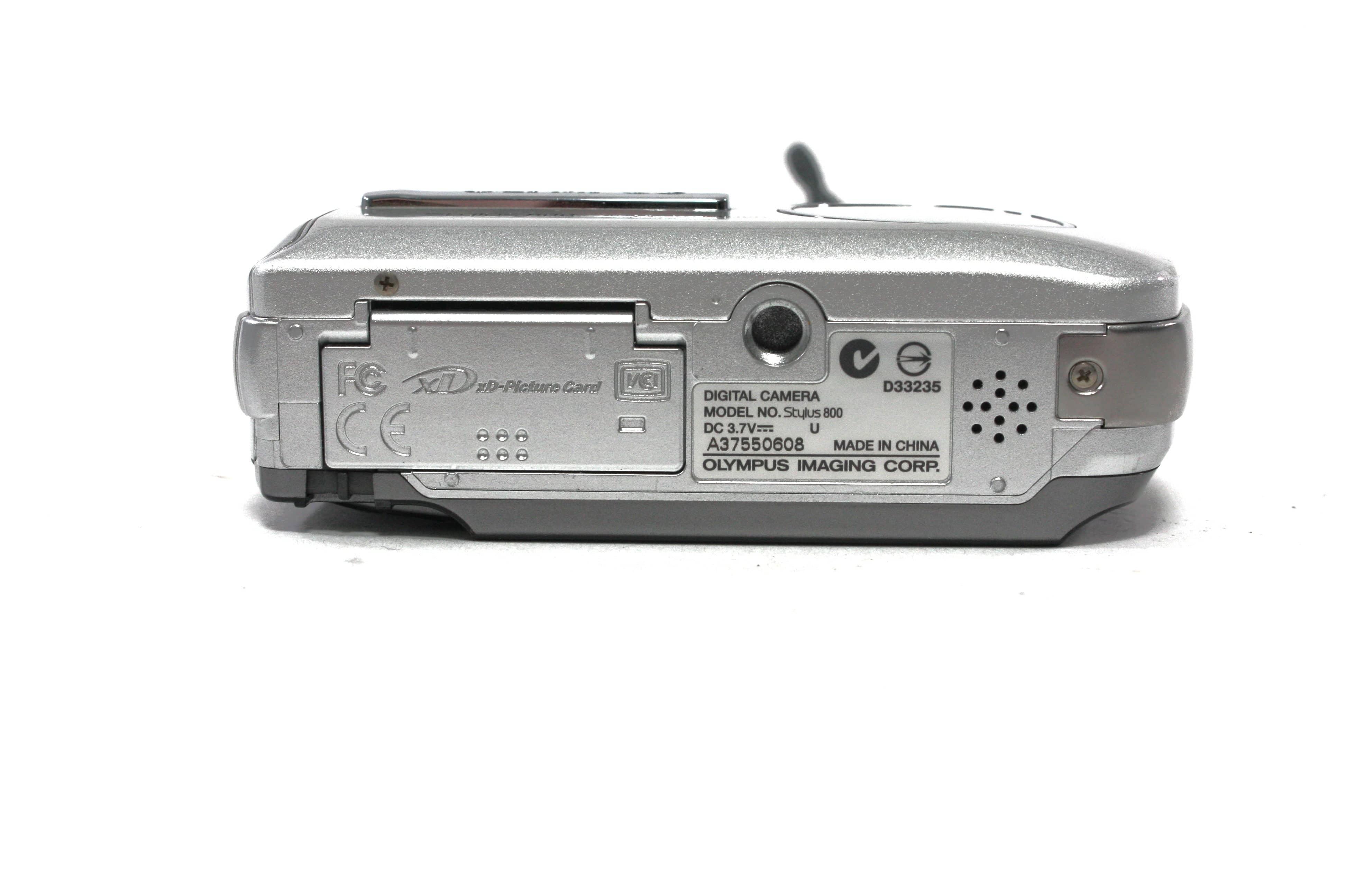 Olympus Stylus 800 All-Weather Digital Camera 3x Zoom 8.0mp