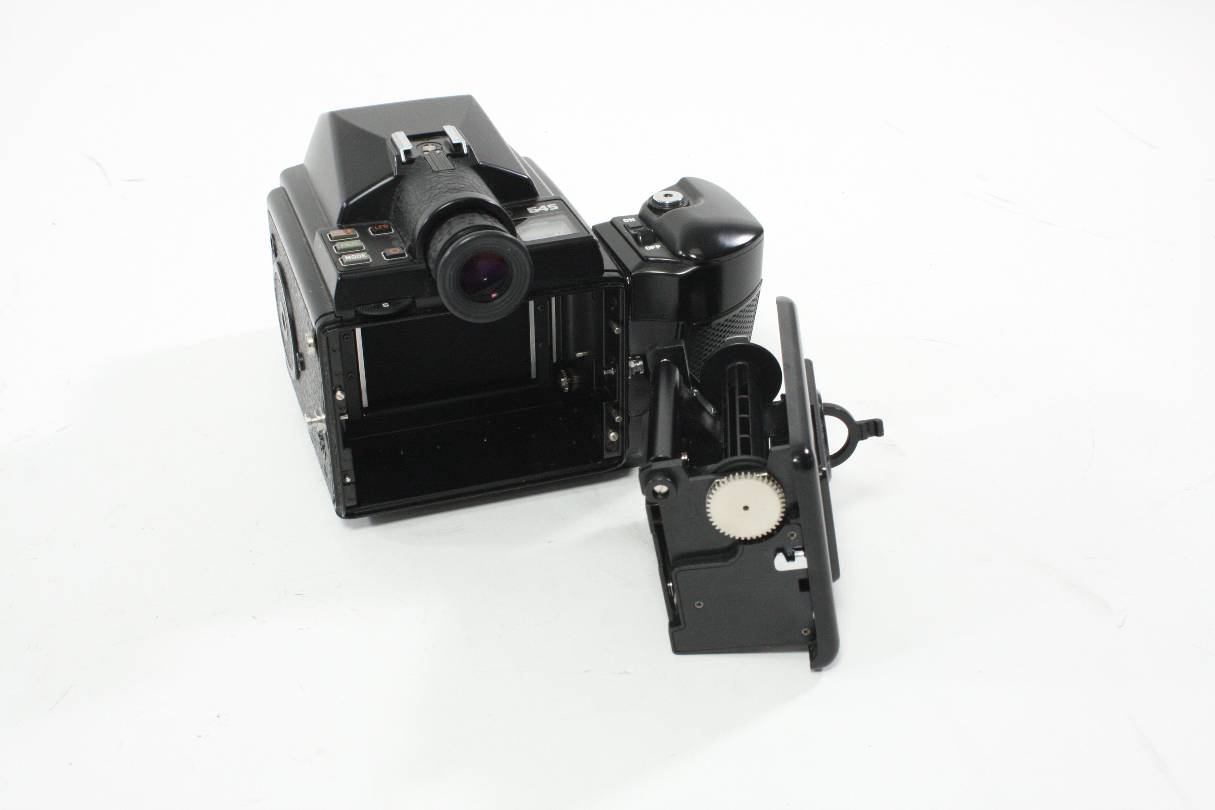 Pentax 645 Camera Outfit with 75MM F2.8 Lens and 220 Film Back