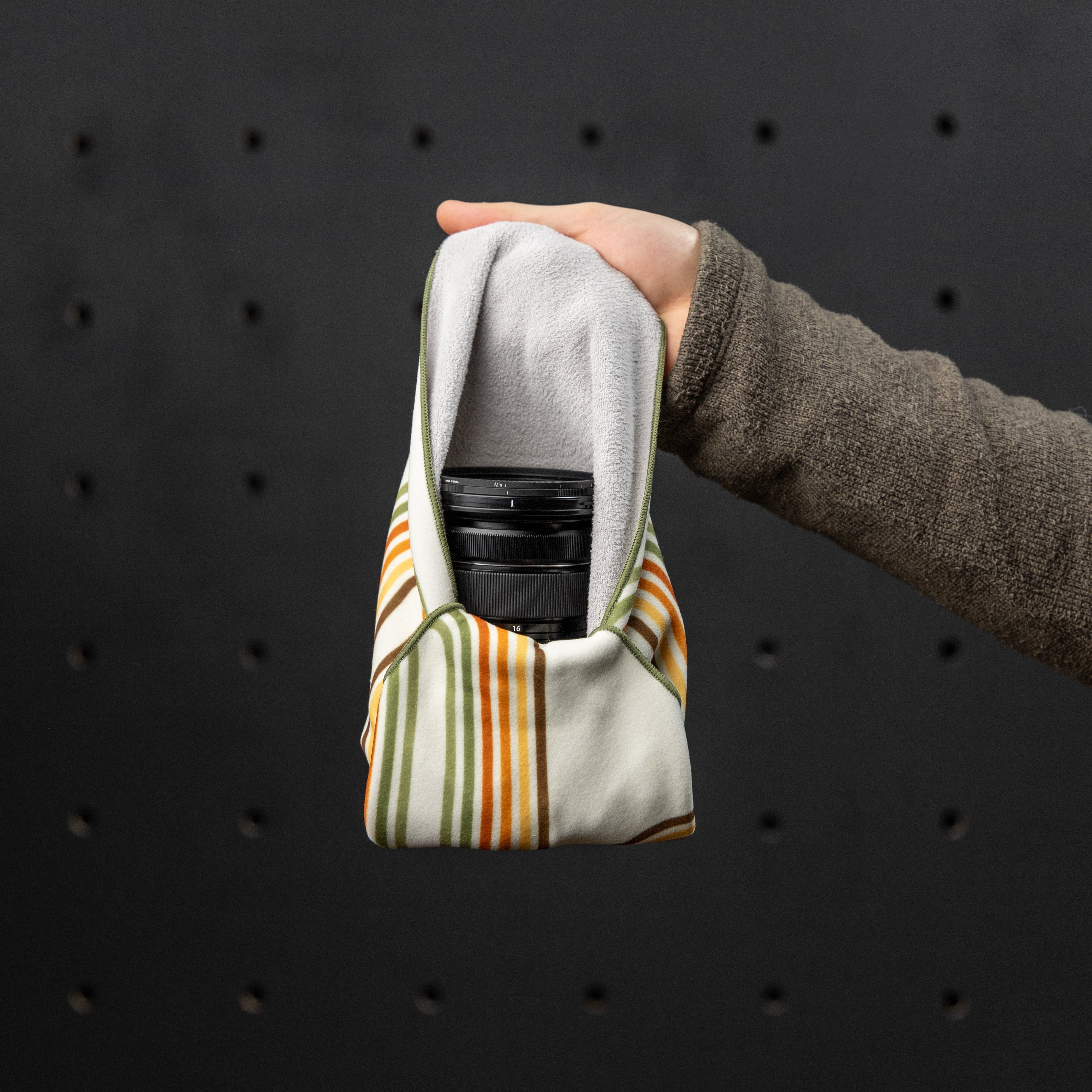 Promaster Self-adhesive Cloth Protective Wrap M - Retrographic